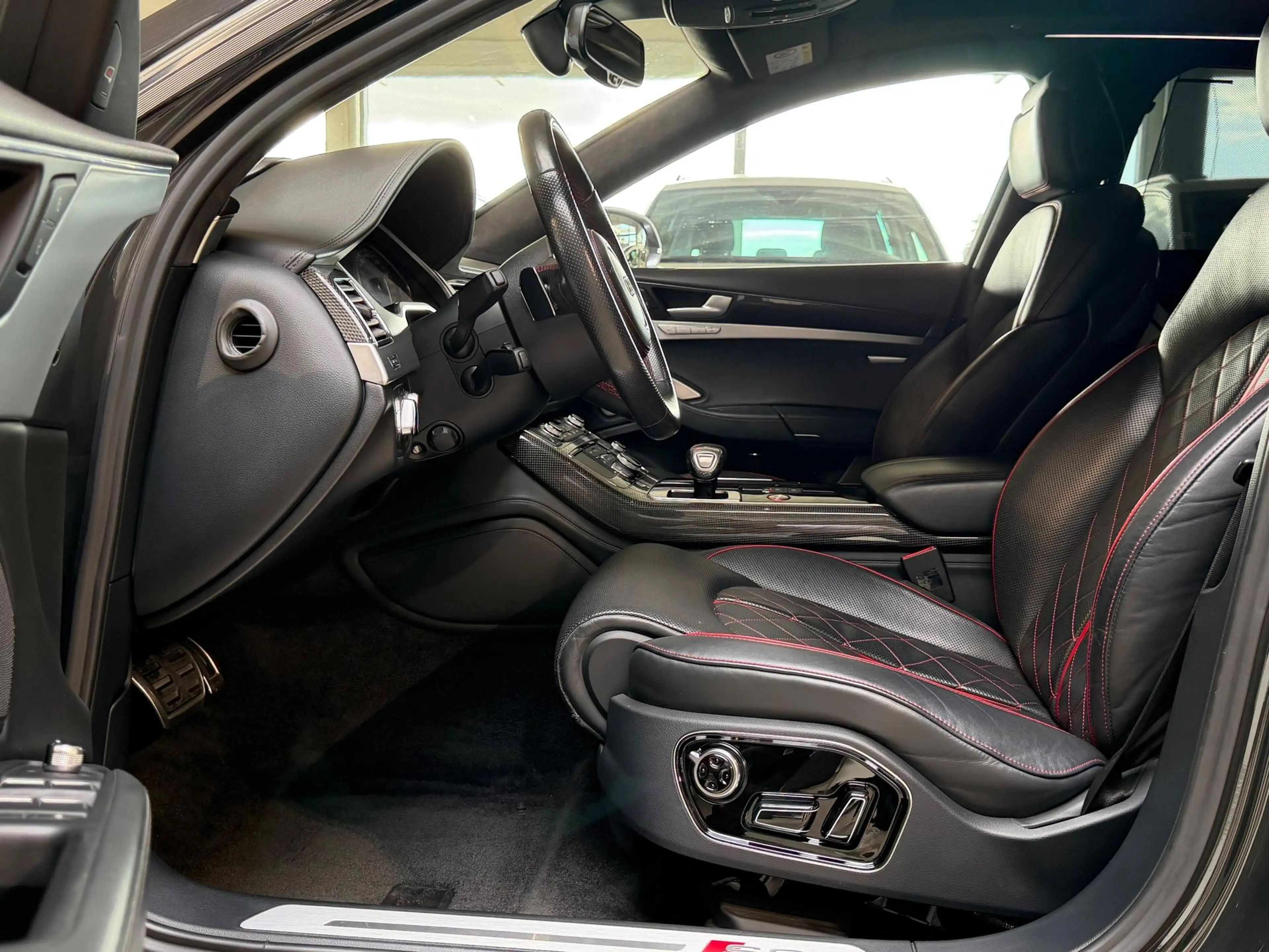 Audi S8 4.0 TFSI quattro 382 kW (519 PS), Autom. 8-Gang — photo 11