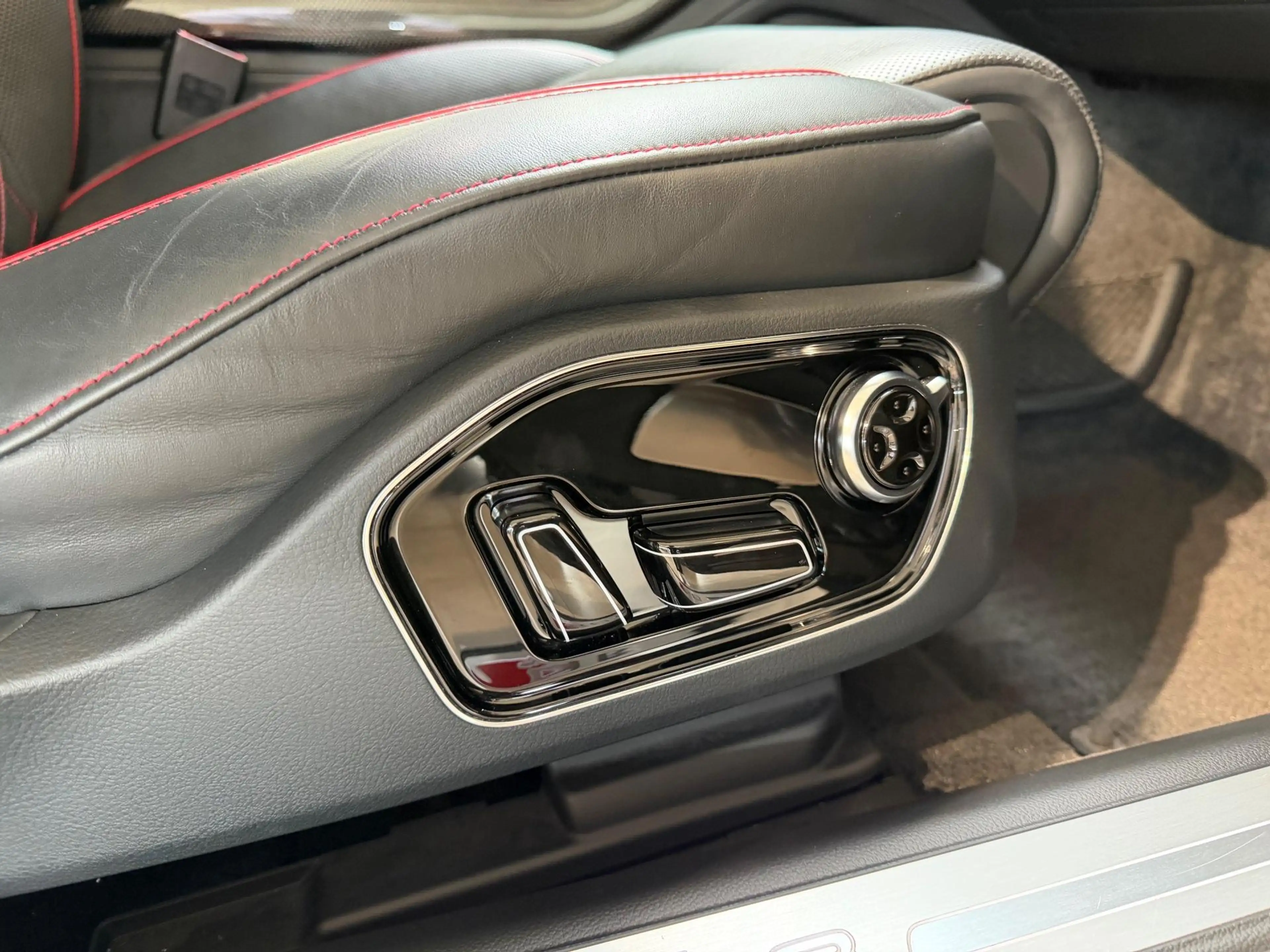 Audi S8 4.0 TFSI quattro 382 kW (519 PS), Autom. 8-Gang — photo 10