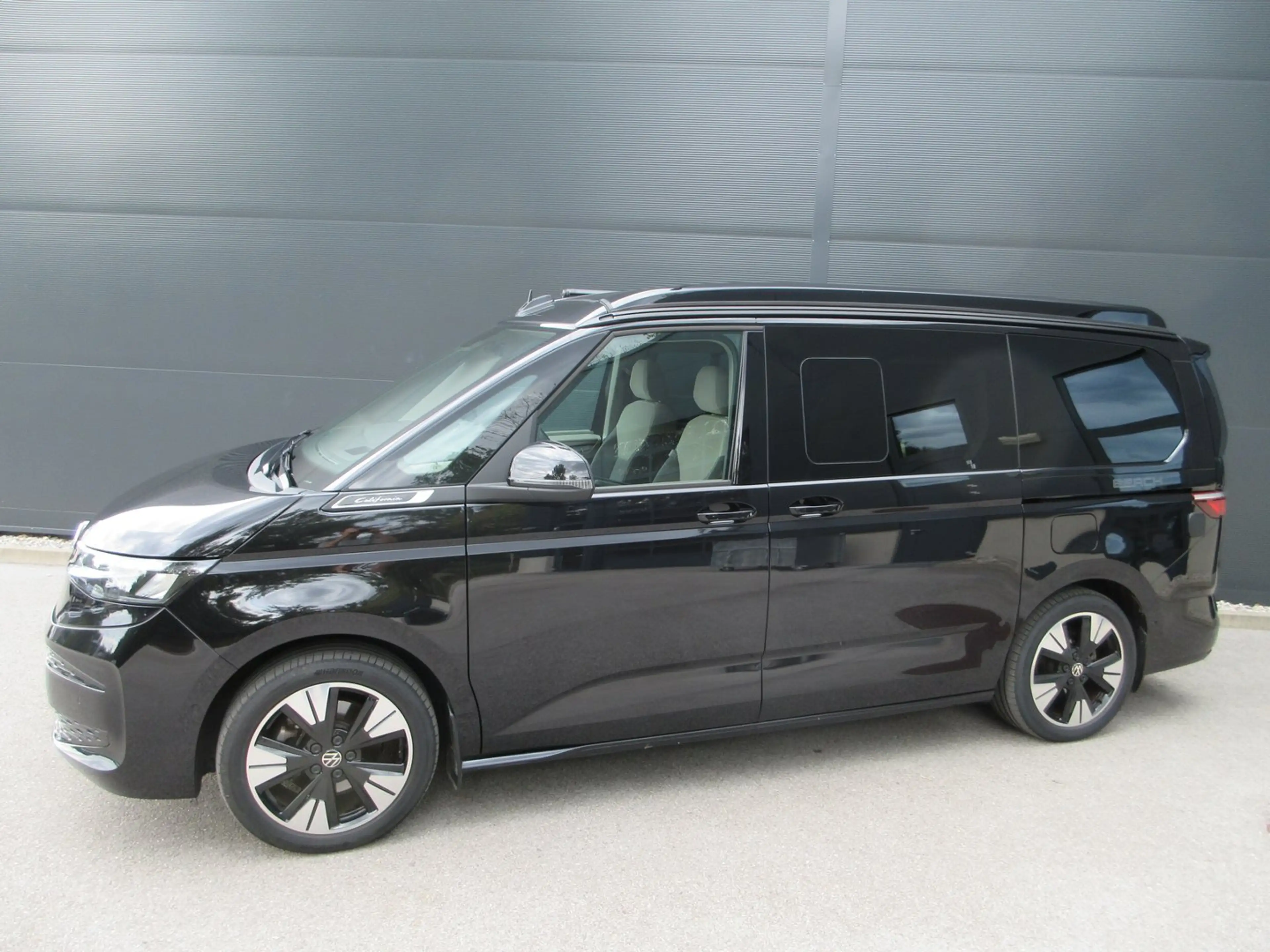 Volkswagen T7 California VW T7 California Beach eHybrid 180 kW 4M — photo 2