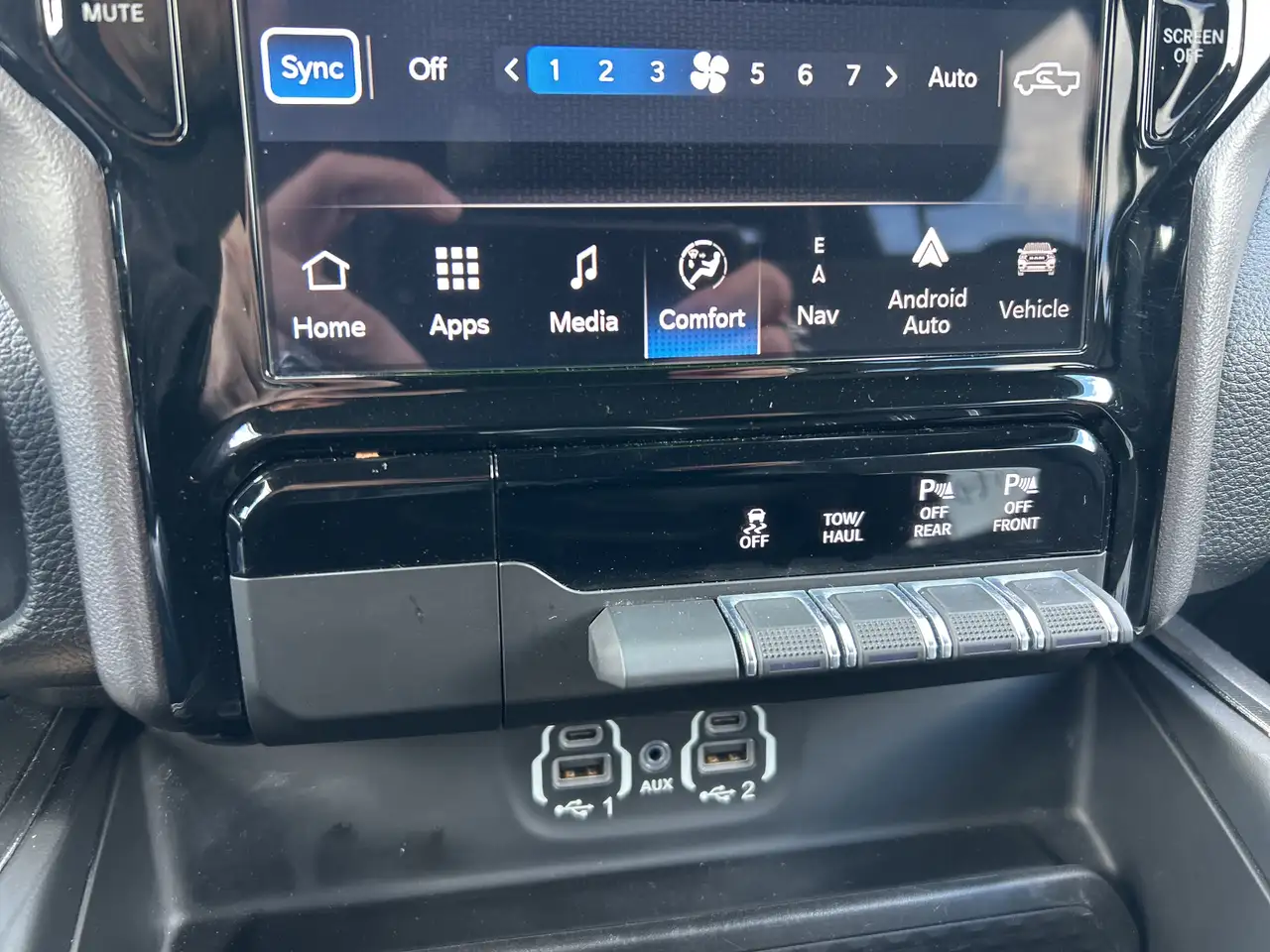 RAM 1500 снимка RAM 1500