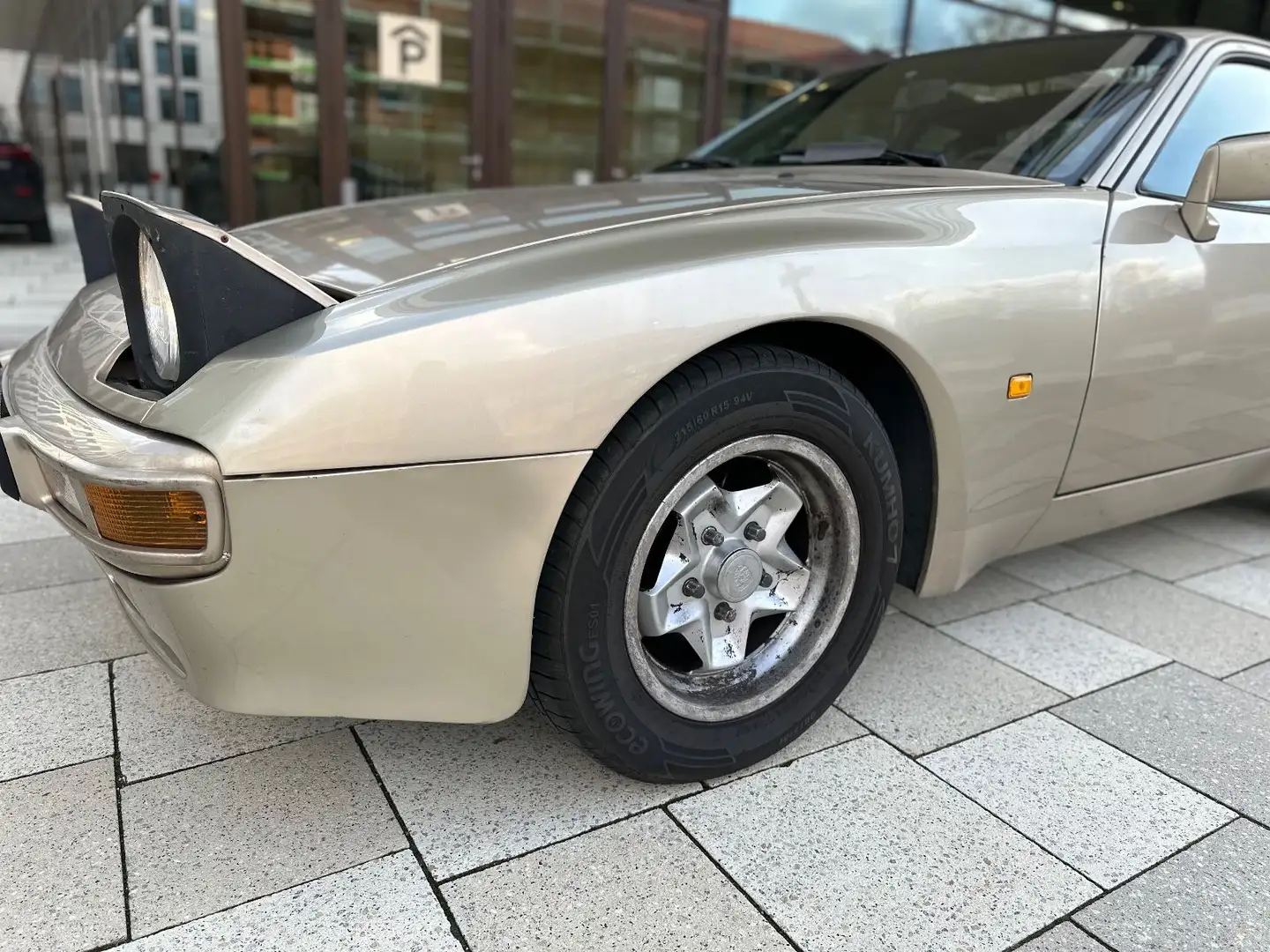 Porsche 944 Gold - 2