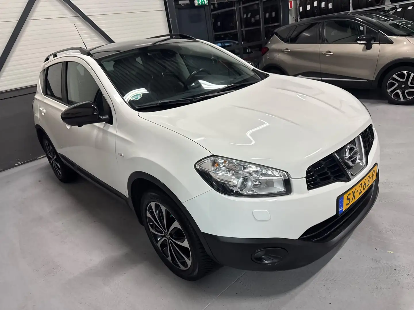 Nissan Qashqai 1.6 Connect Edition|Automaat|360 camera|Trekhaak|P Wit - 2