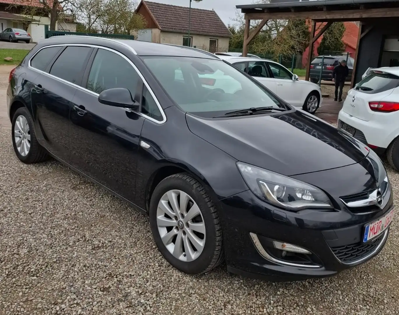 Opel Astra Exklusiv Schwarz - 2
