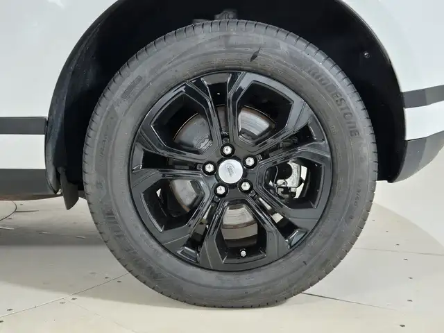 Land Rover Range Rover Evoque view 9