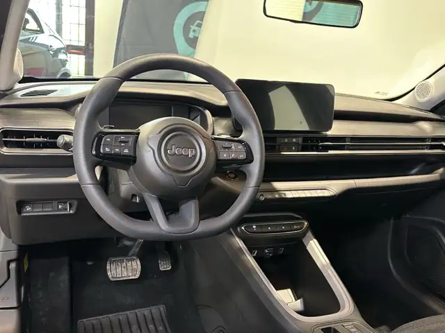 Jeep Avenger view 11
