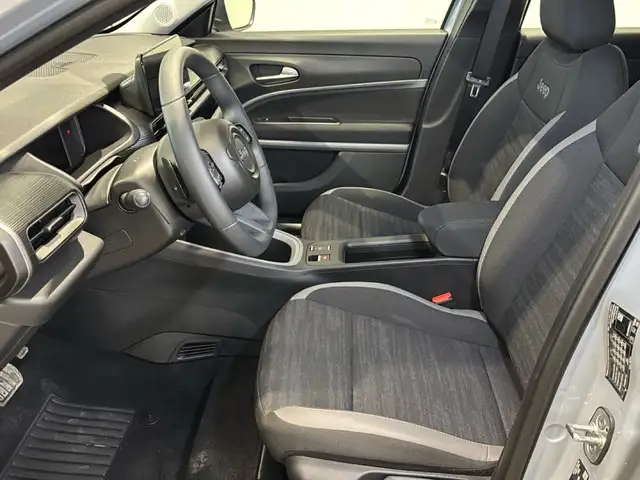 Jeep Avenger view 9