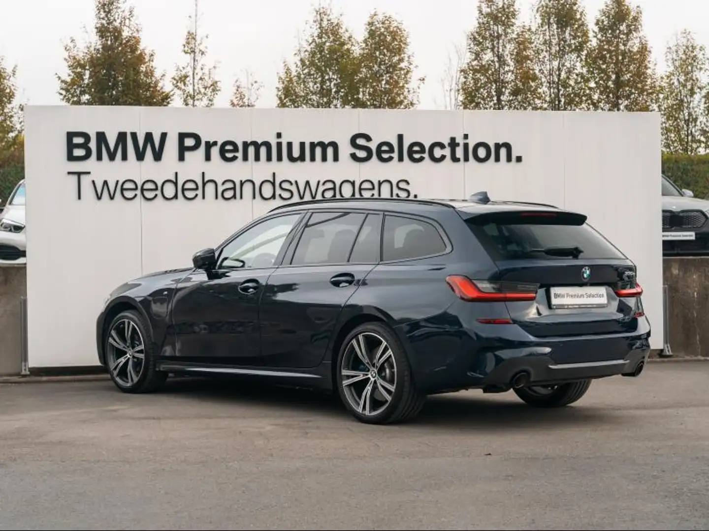 BMW 330 Touring Bleu - 2