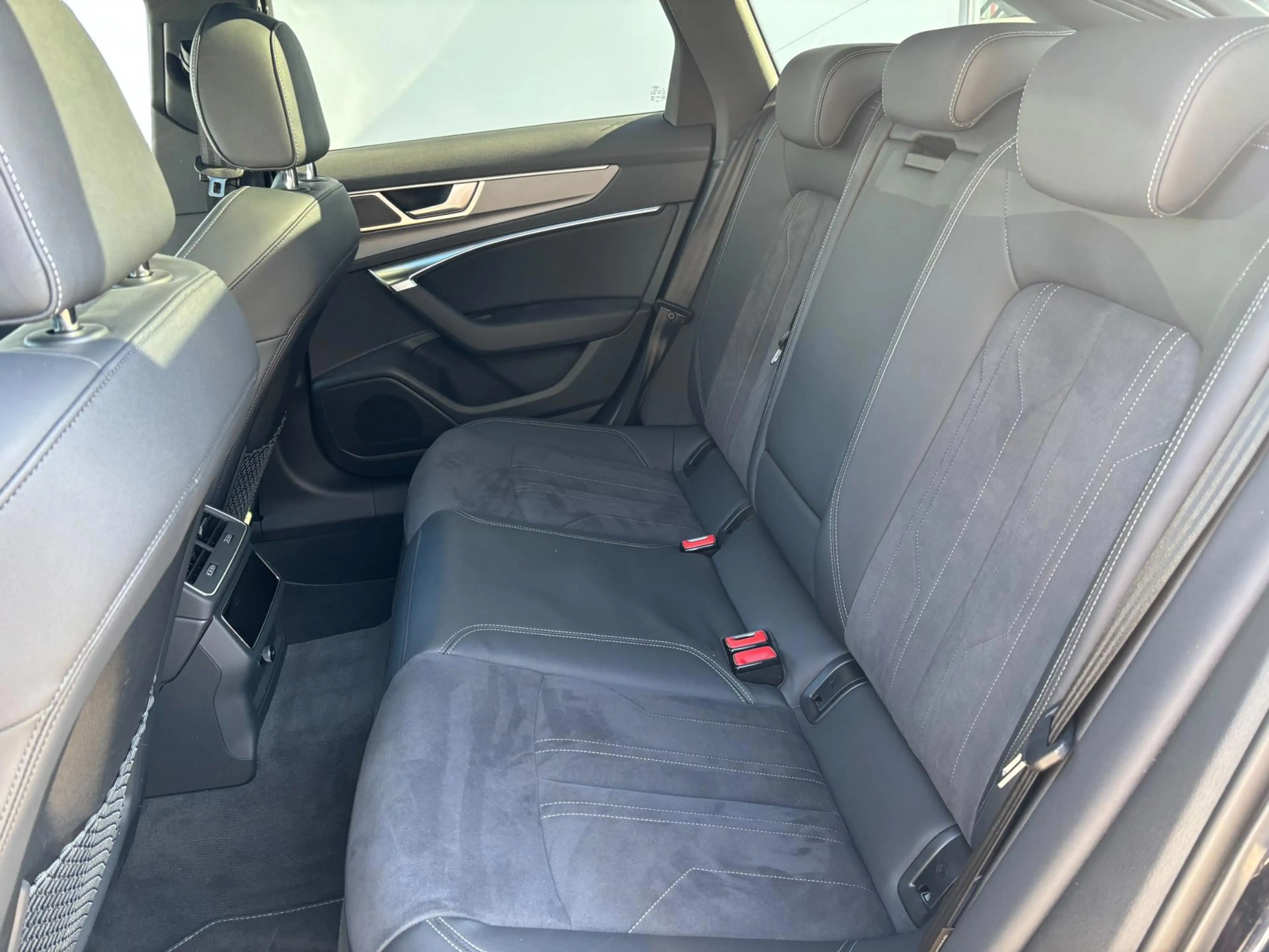 Audi A6 Avant 45 TFSI S-Line Pano/Key-less/Navi — photo 11