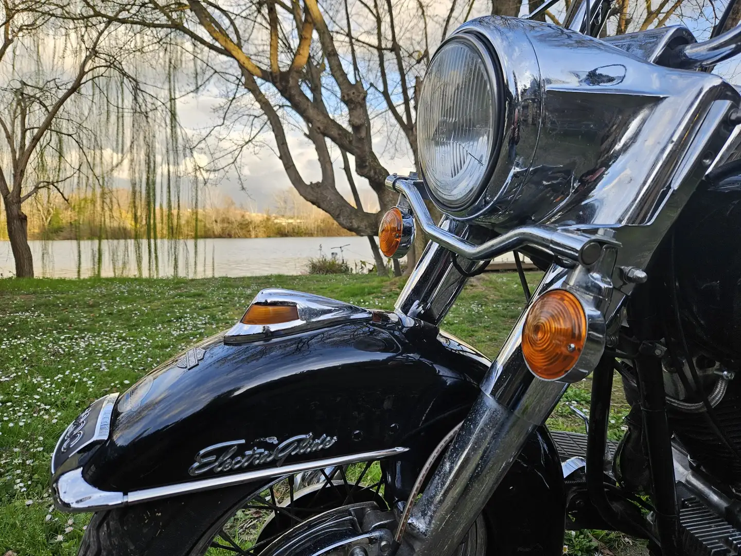 Harley-Davidson Electra Glide FHL police Negro - 1