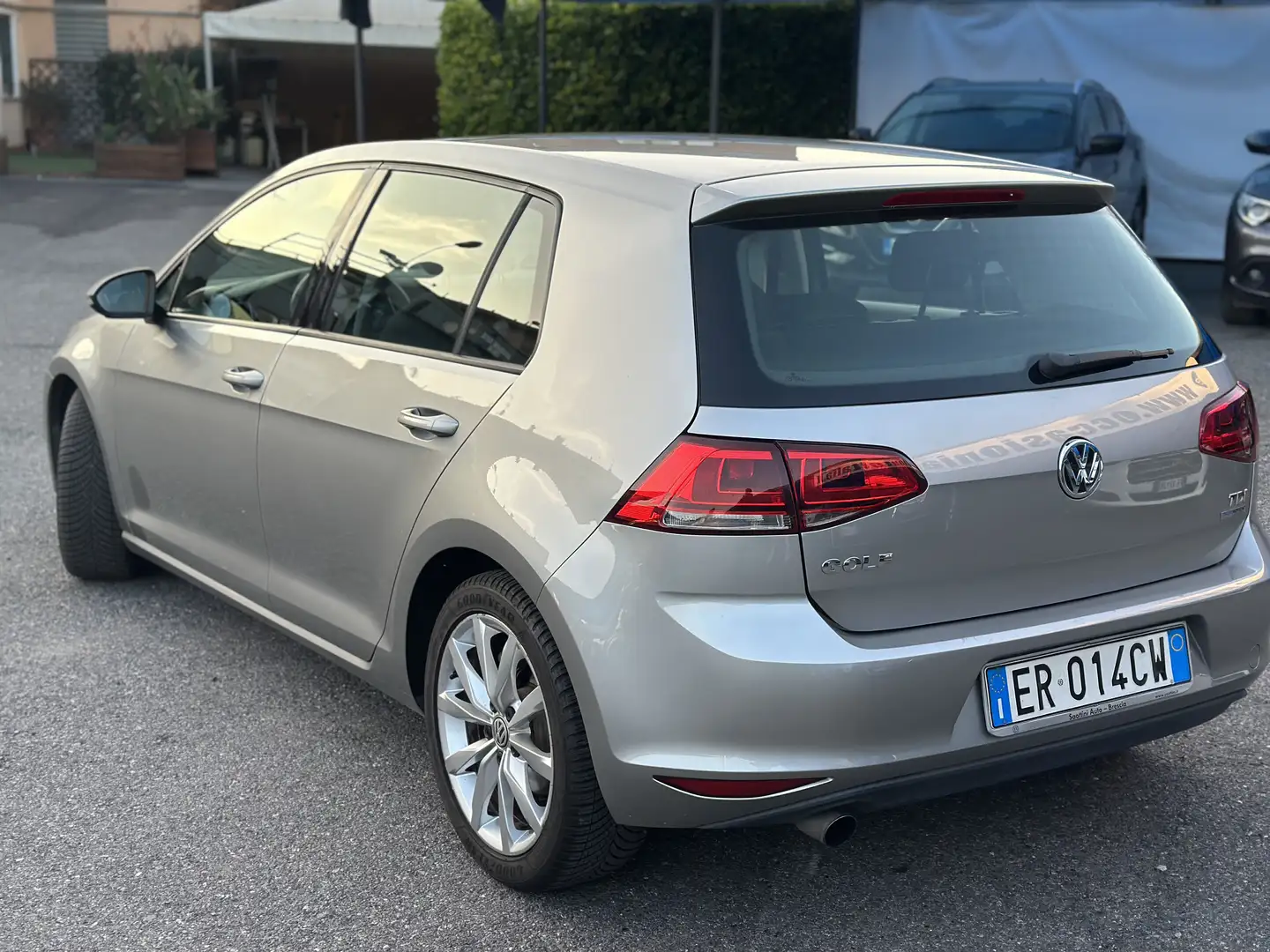 Volkswagen Golf 1.6 tdi Highline Argent - 2