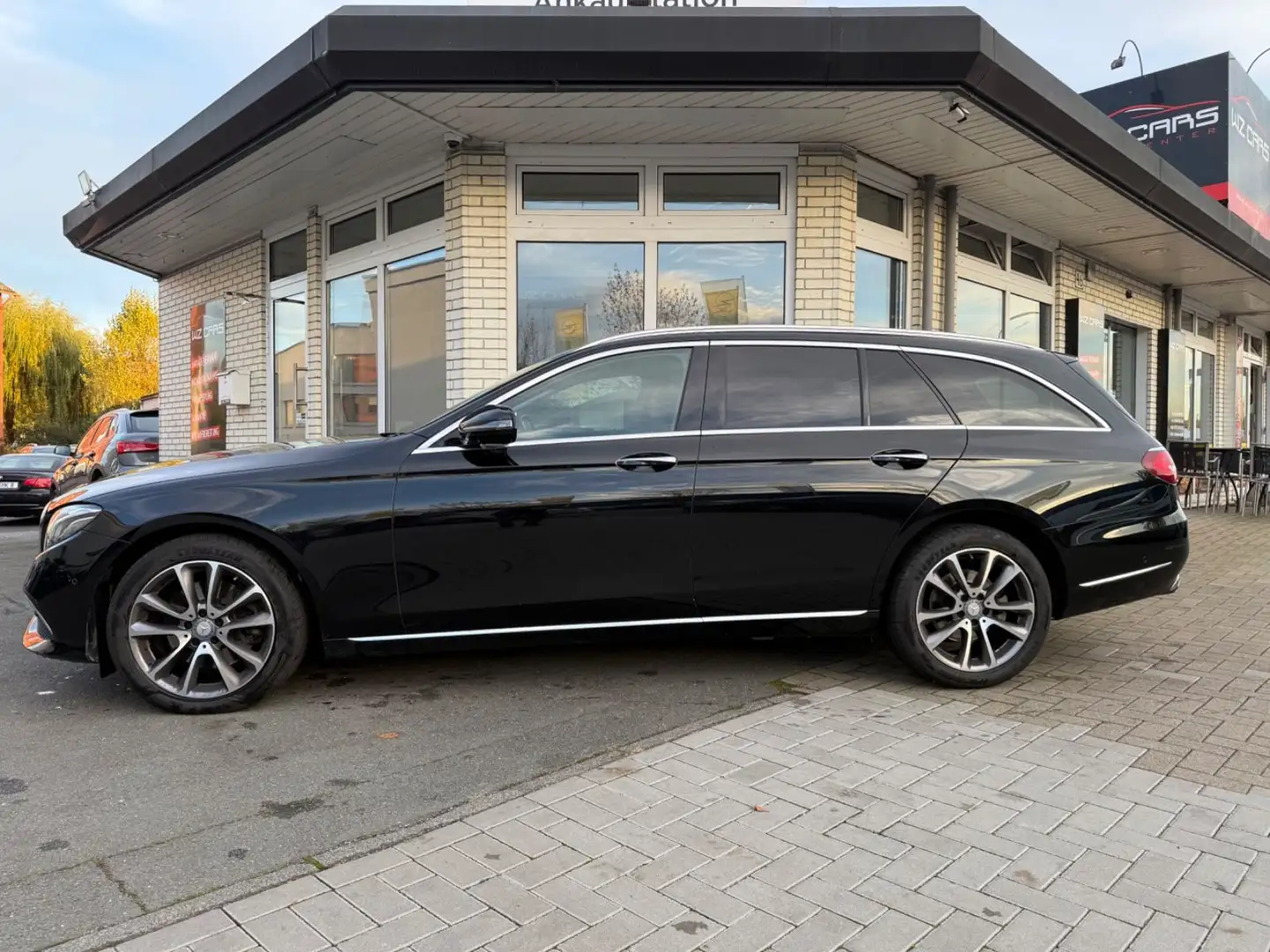 Mercedes-Benz E 220 d  T-Modell NAVI BURMESTER ACC WIDESCREEN Noir - 2