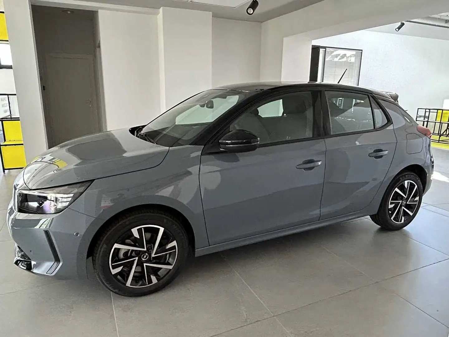 Opel Corsa Hybrid 110 CV aut. GS Grigio - 2