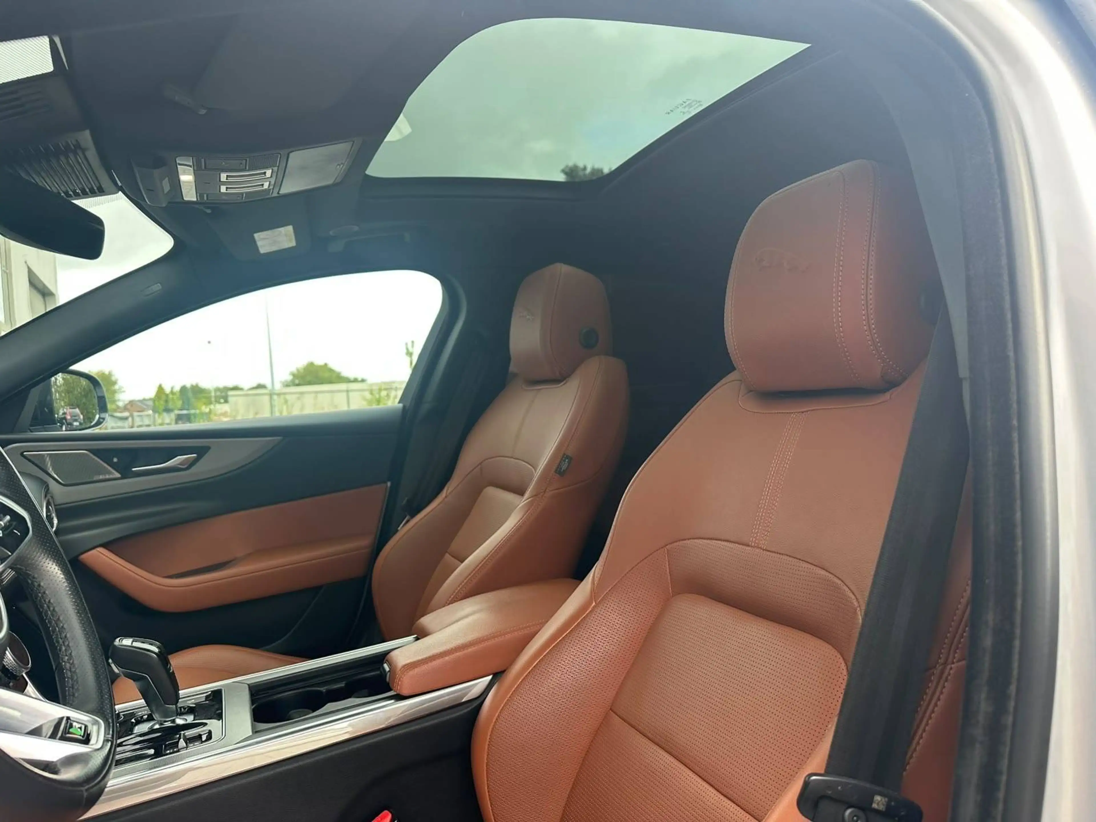 Jaguar XE LED/CAMERA/PANO DAK — photo 6