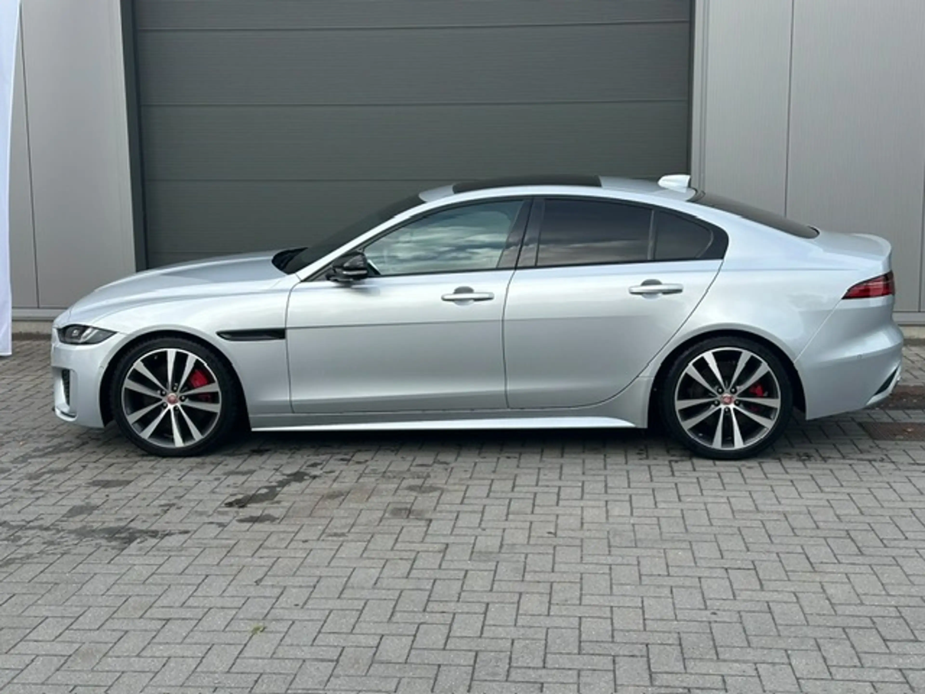 Jaguar XE LED/CAMERA/PANO DAK — photo 2