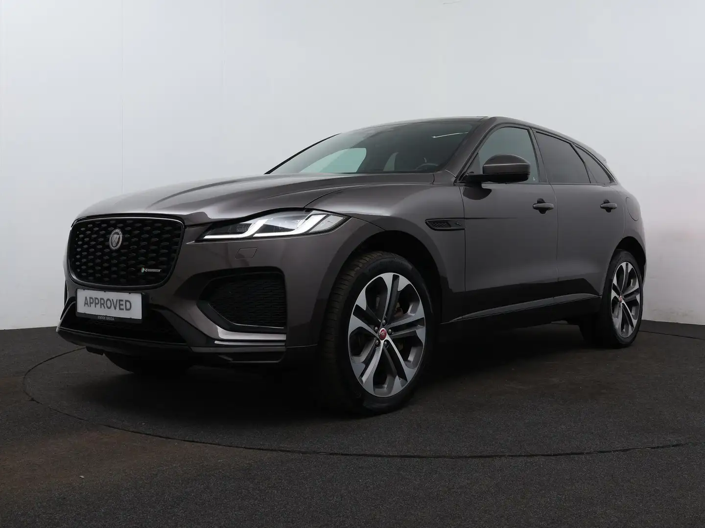 Jaguar F-Pace P400e PHEV R-Dynamic SE Grijs - 2