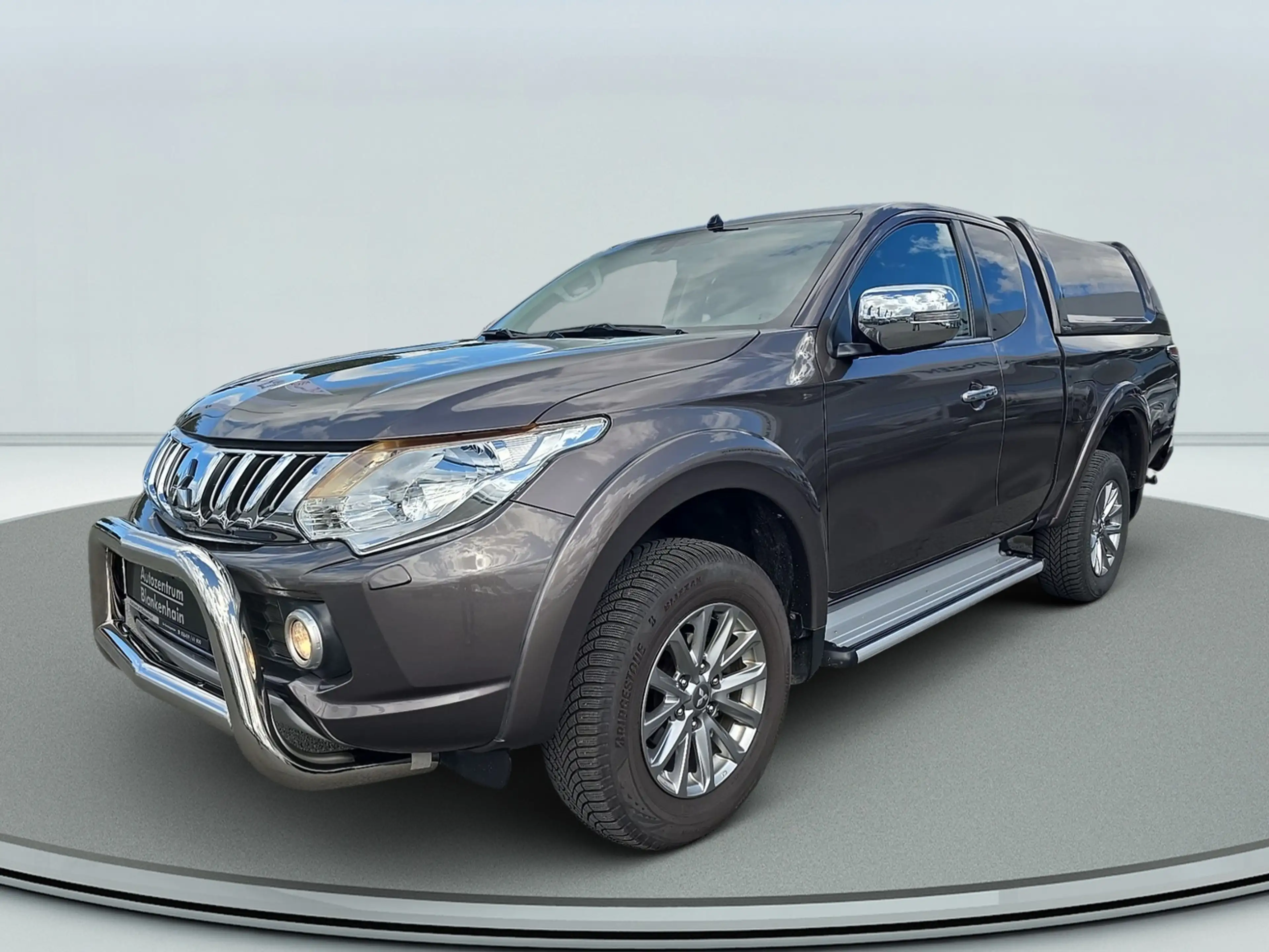 Mitsubishi L200 Plus Club Cab 4WD — photo 2