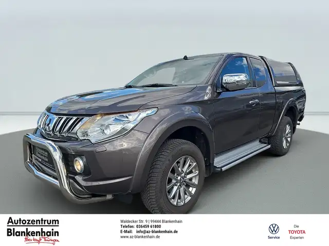 Mitsubishi L200 Plus Club Cab 4WD