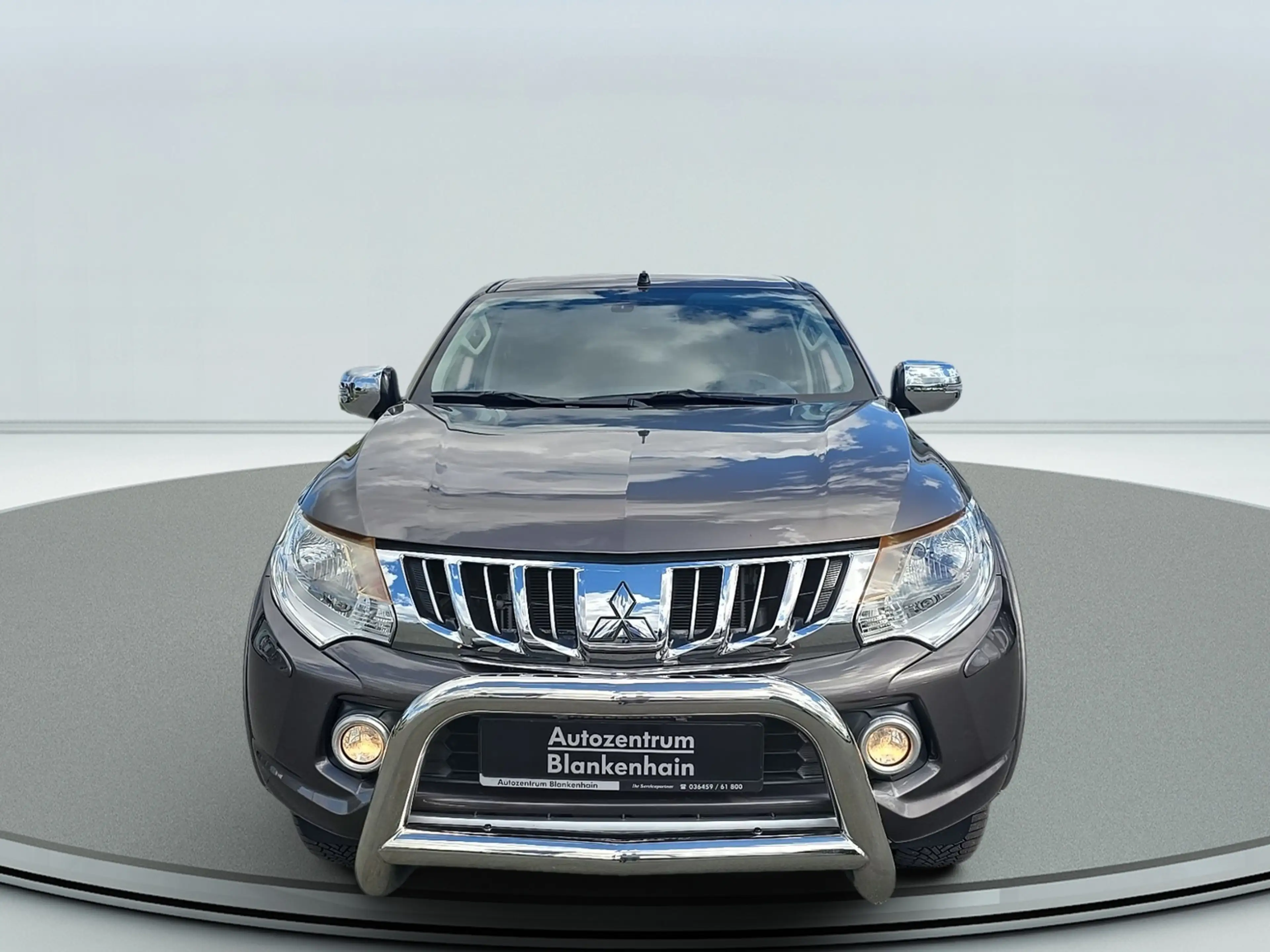 Mitsubishi L200 Plus Club Cab 4WD — photo 3