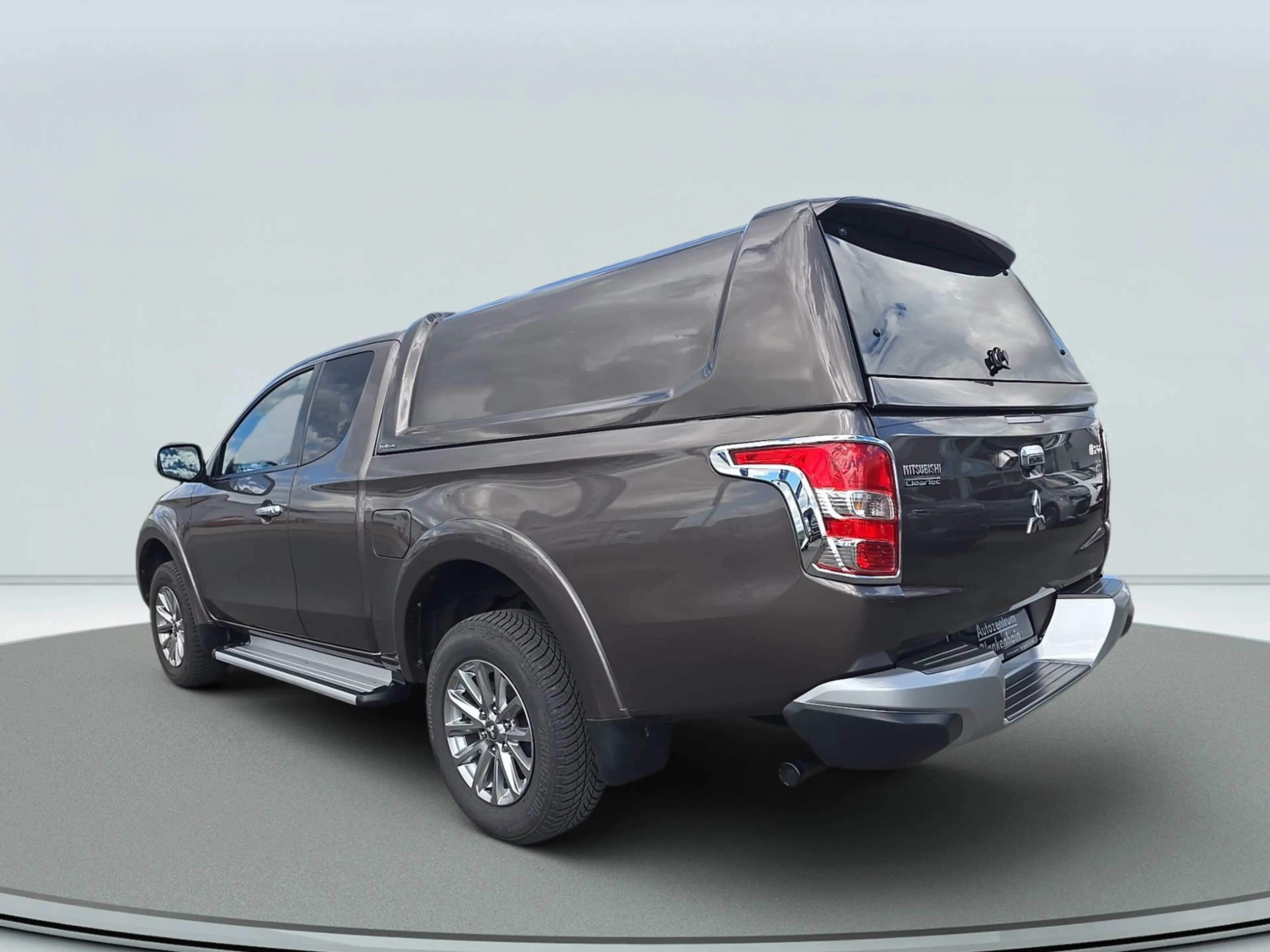 Mitsubishi L200 Plus Club Cab 4WD — photo 7