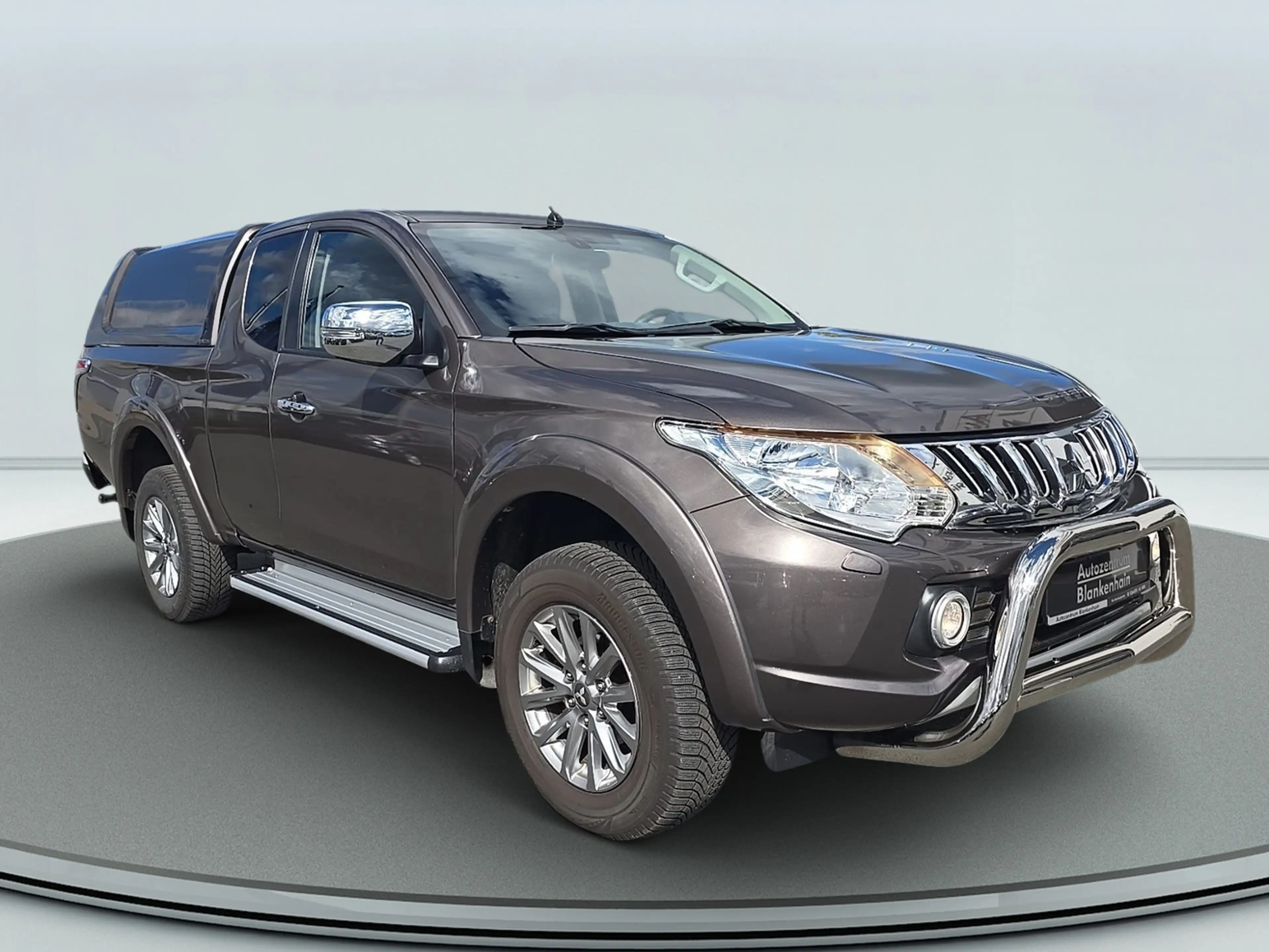 Mitsubishi L200 Plus Club Cab 4WD — photo 4