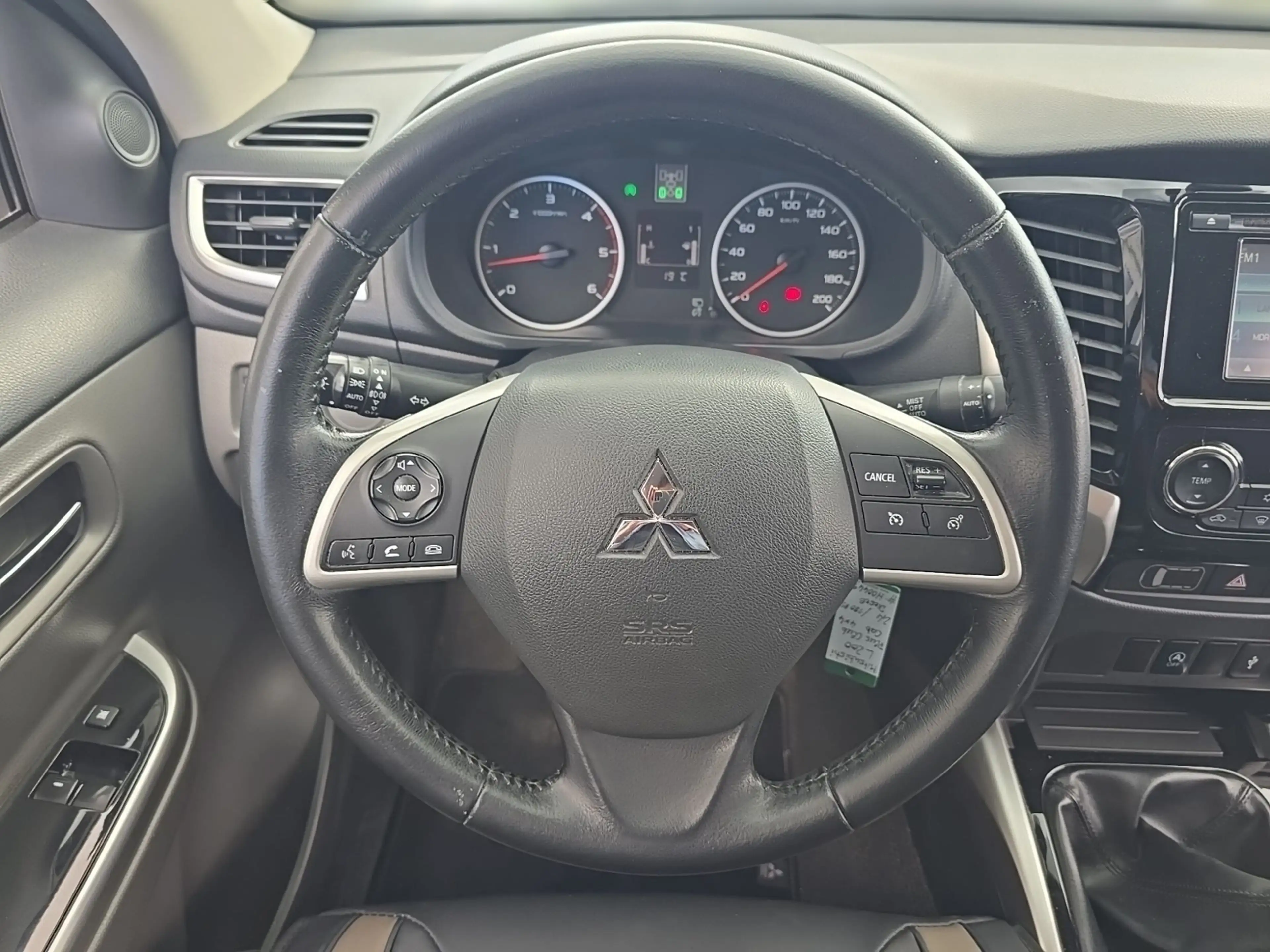 Mitsubishi L200 Plus Club Cab 4WD — photo 15