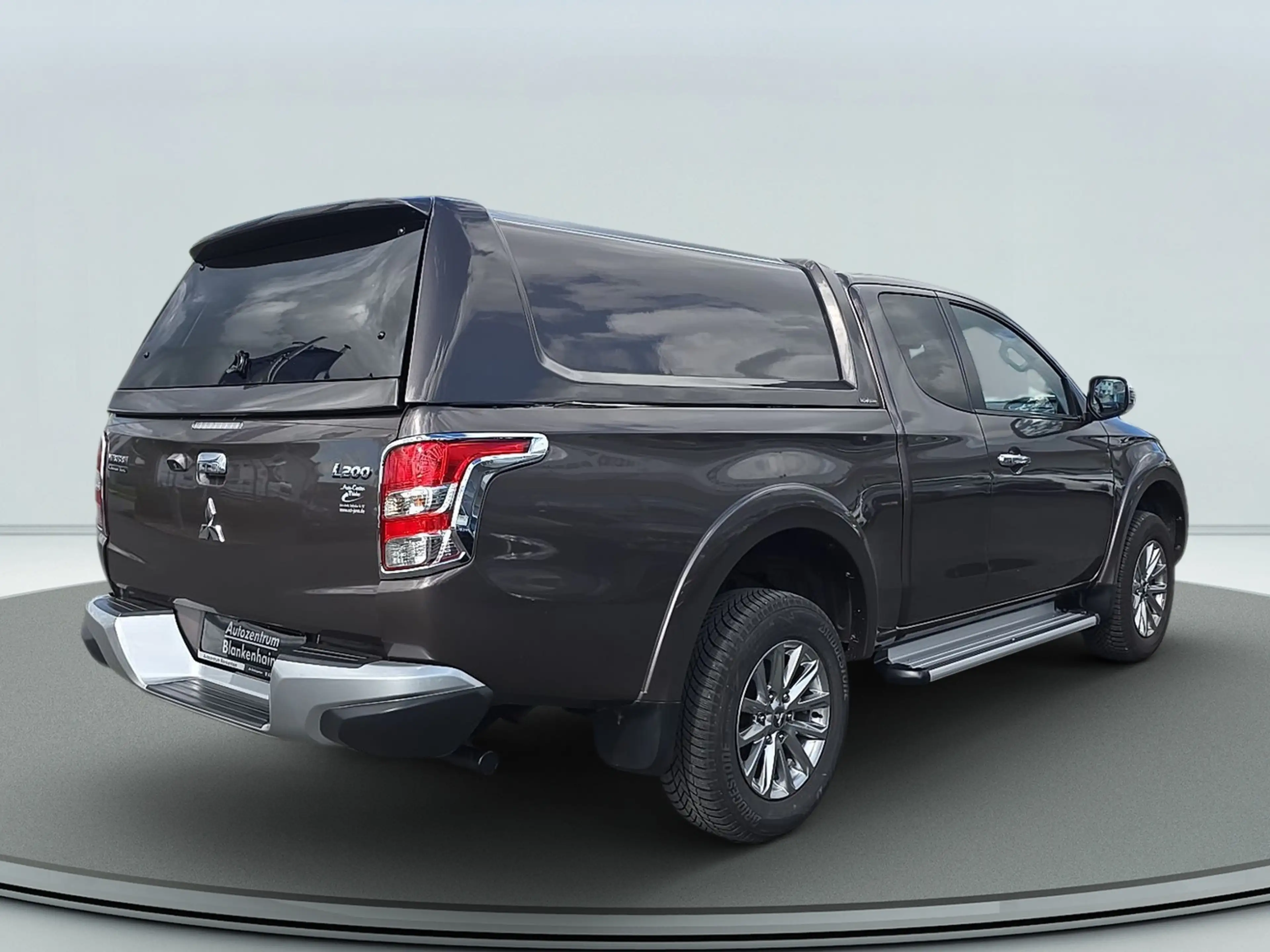 Mitsubishi L200 Plus Club Cab 4WD — photo 5