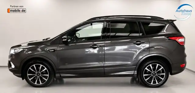 Ford Kuga view 4