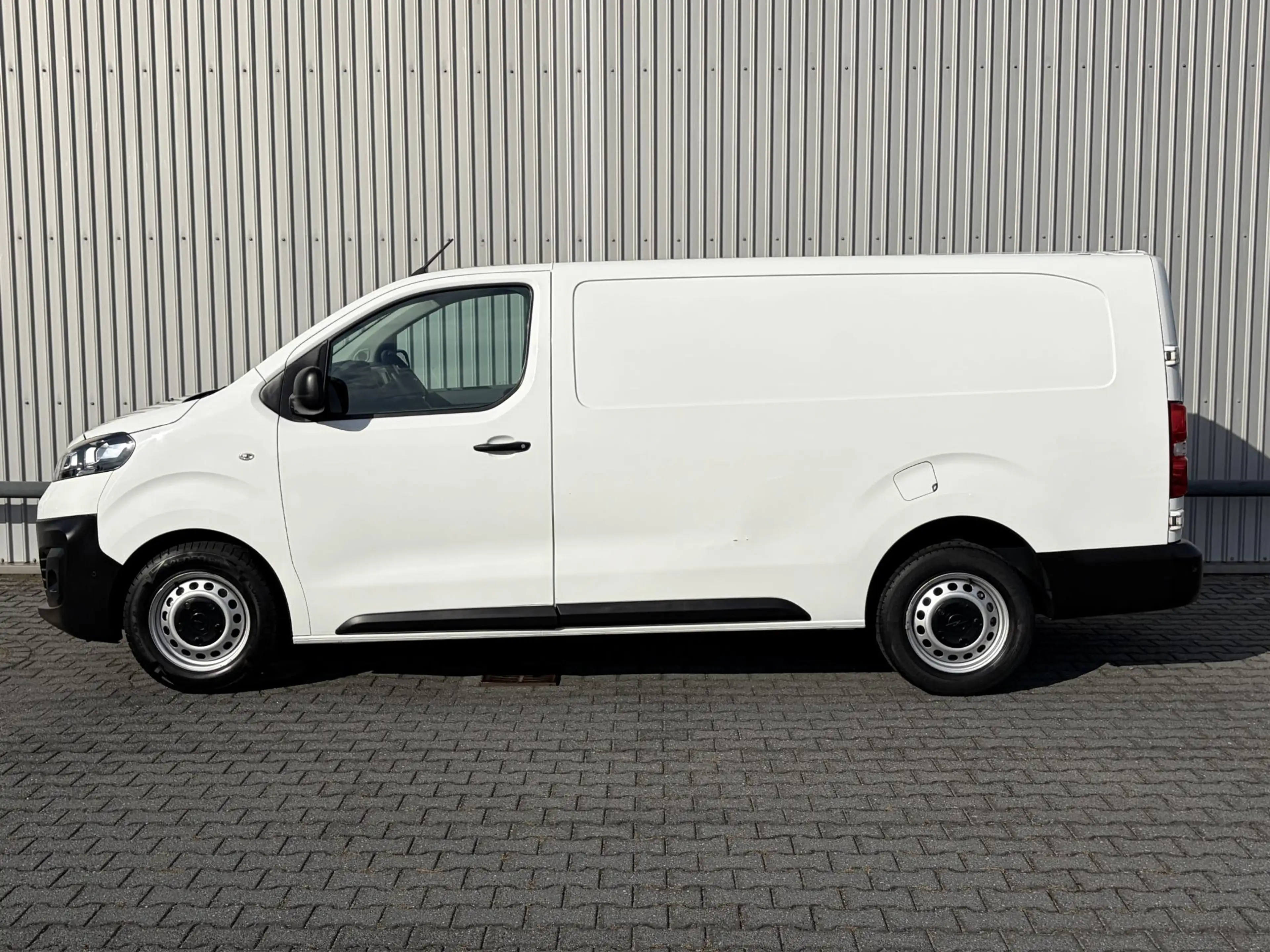 Opel Vivaro 1.5 CDTI L3H1 Edition*NAVI*CRUISE*CAM*A/C*TEL*3PER — photo 9