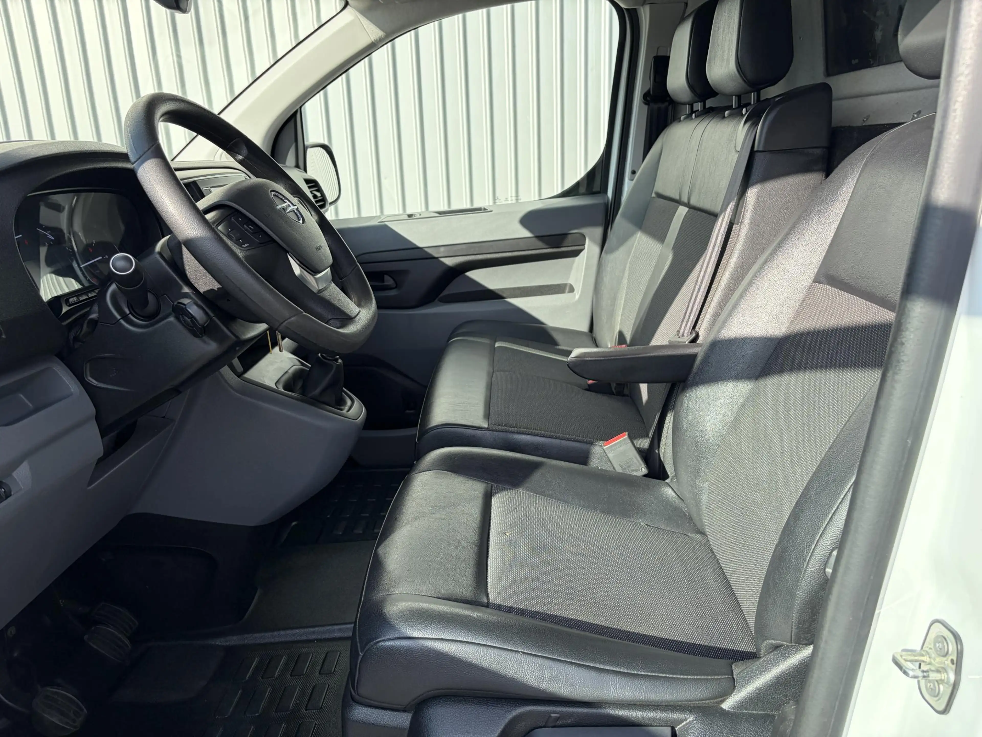 Opel Vivaro 1.5 CDTI L3H1 Edition*NAVI*CRUISE*CAM*A/C*TEL*3PER — photo 19