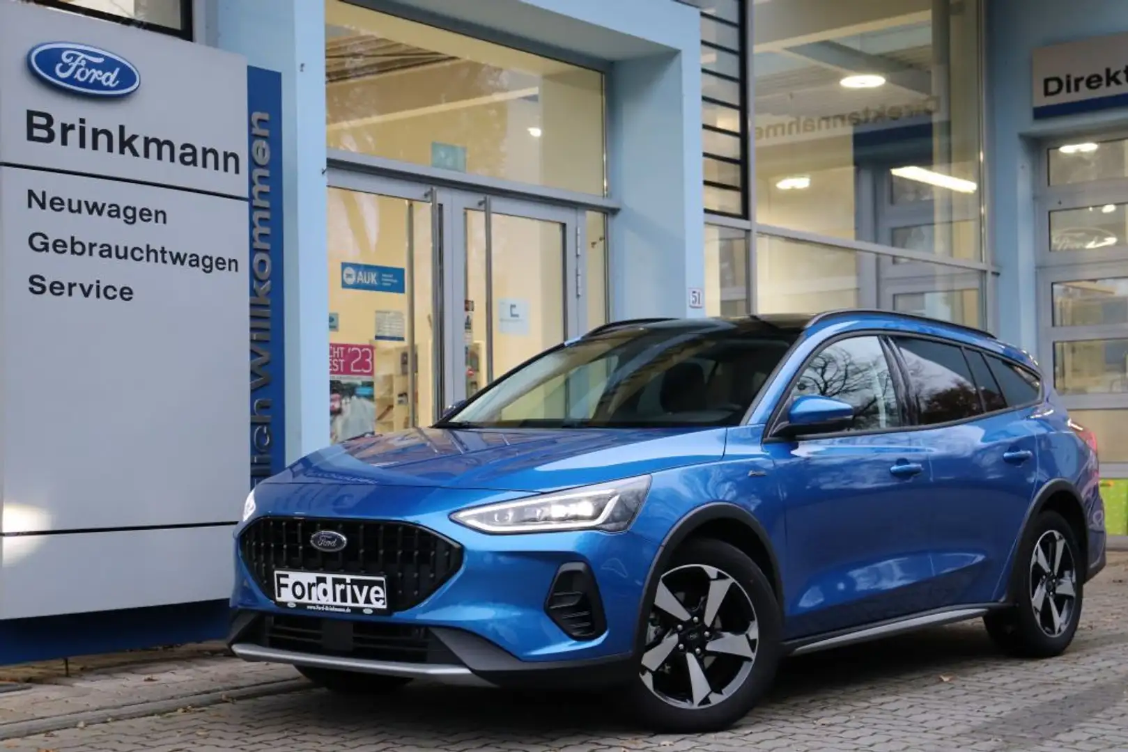 Ford Focus Turnier 1.0 EcoBoost ACTIVE X +PANO +iACC Bleu - 1