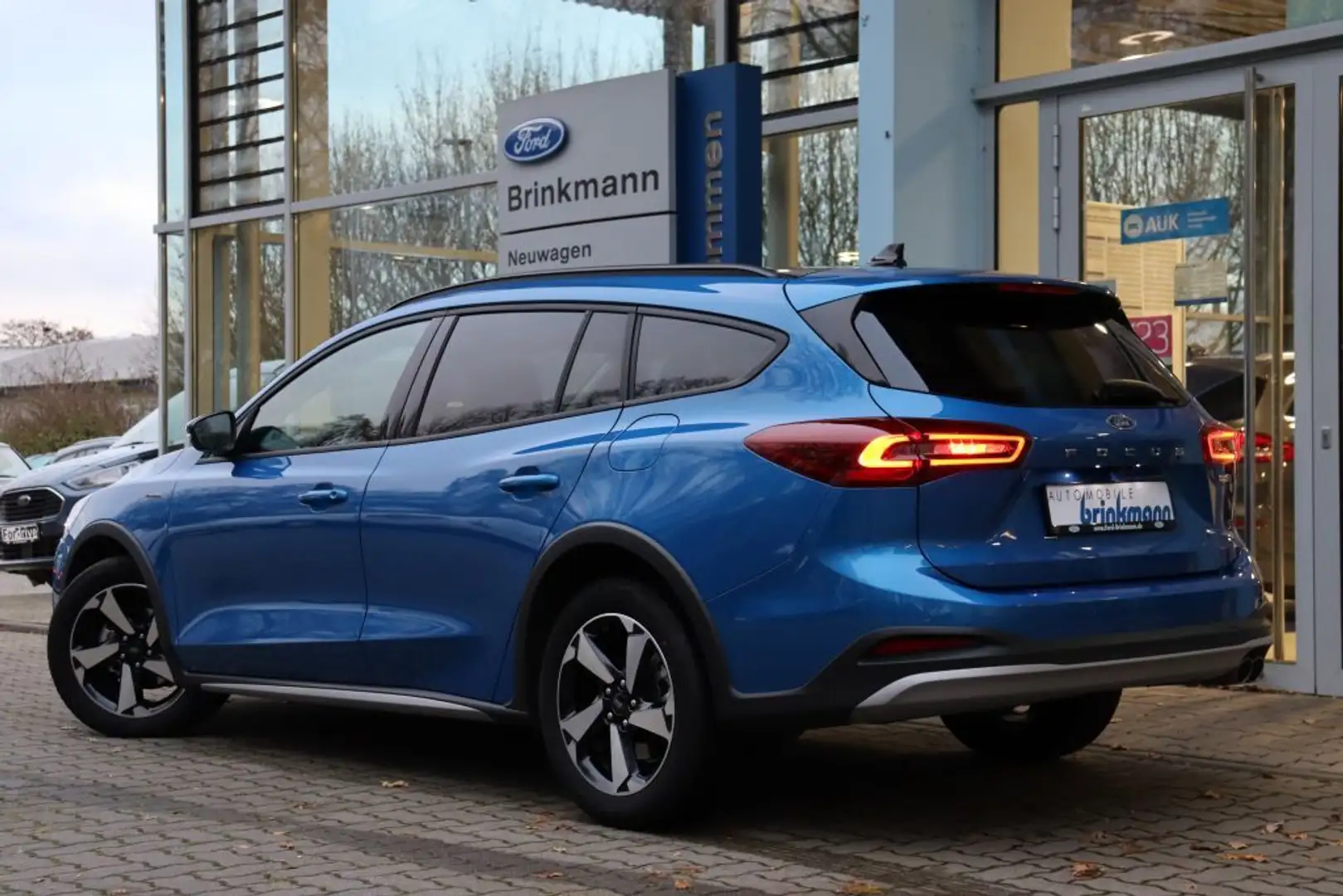 Ford Focus Turnier 1.0 EcoBoost ACTIVE X +PANO +iACC Bleu - 2