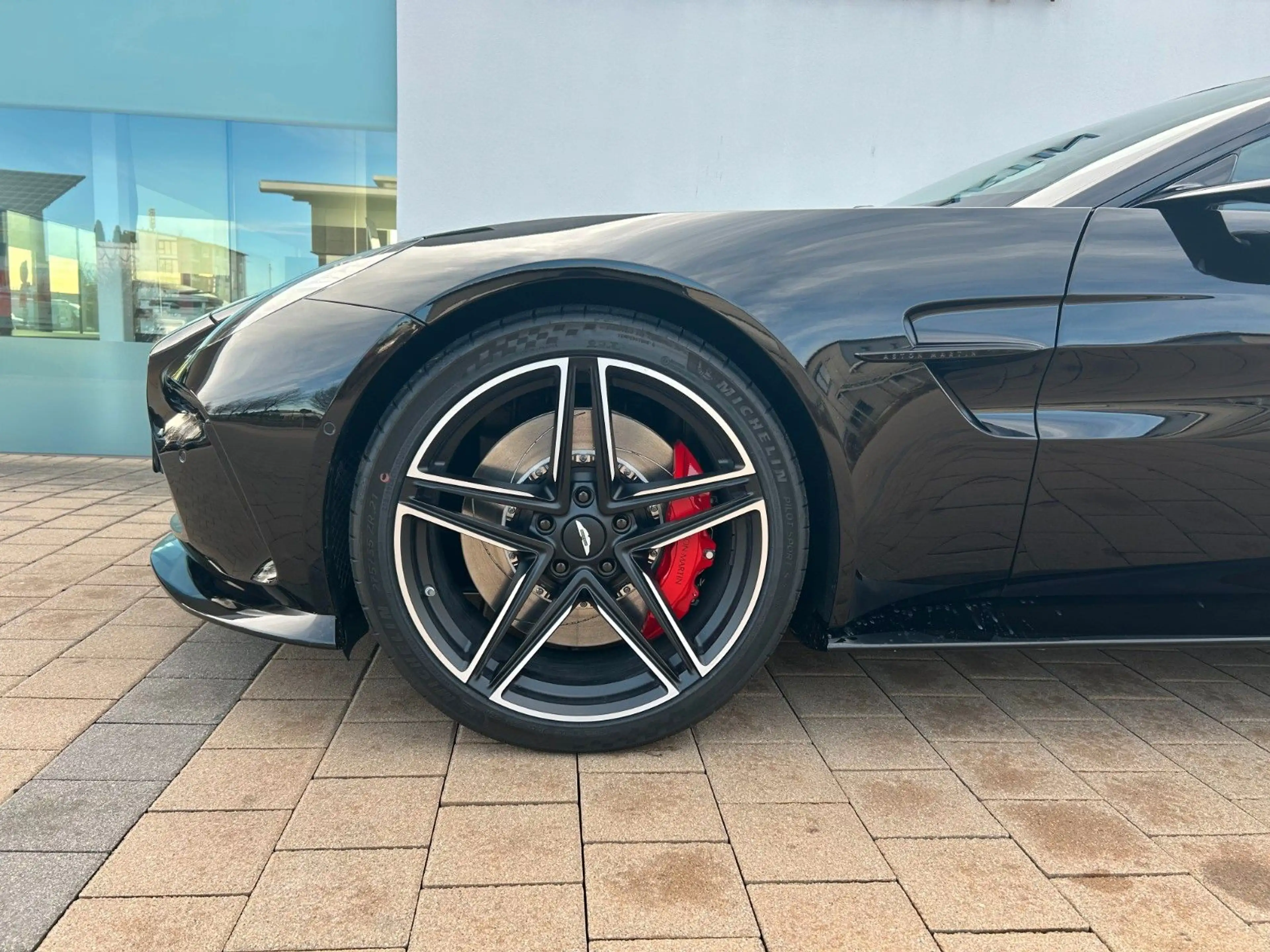 Aston Martin V8 Next Generation — photo 7