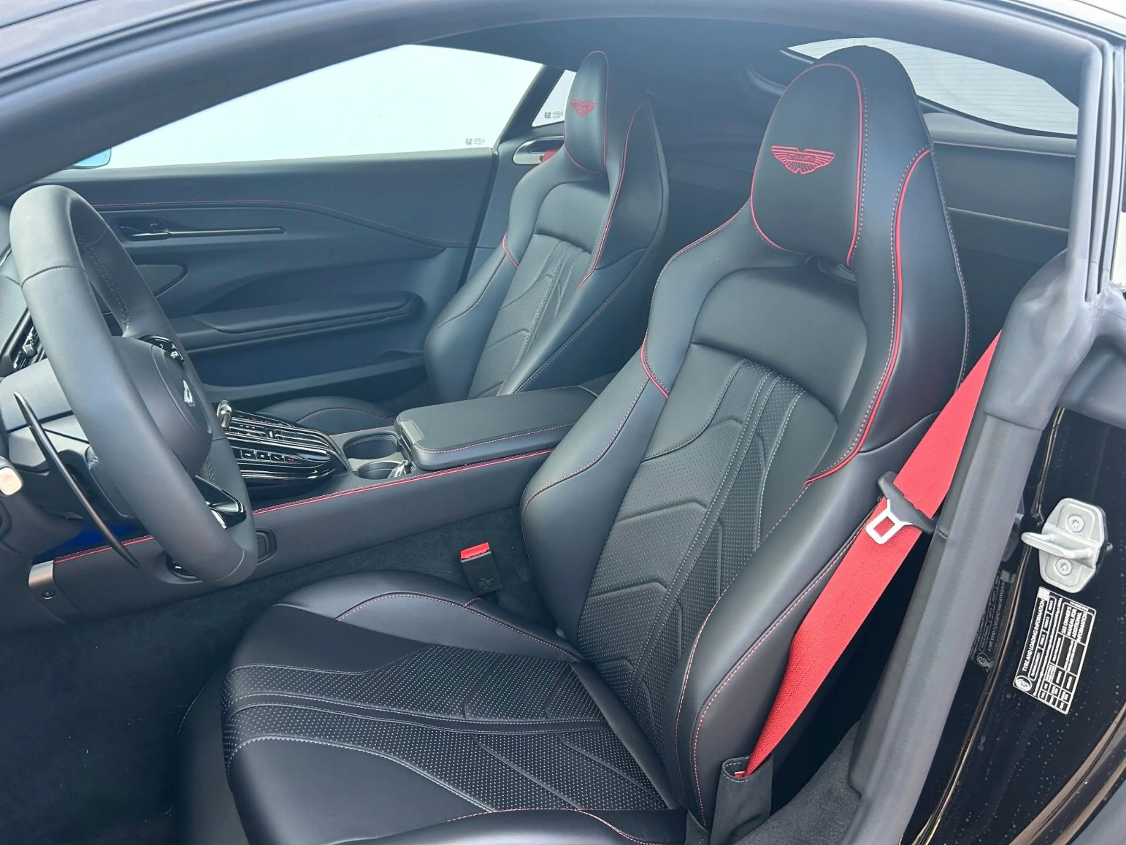 Aston Martin V8 Next Generation — photo 10