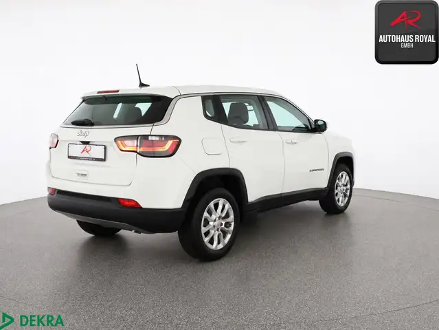 Jeep Compass view 5