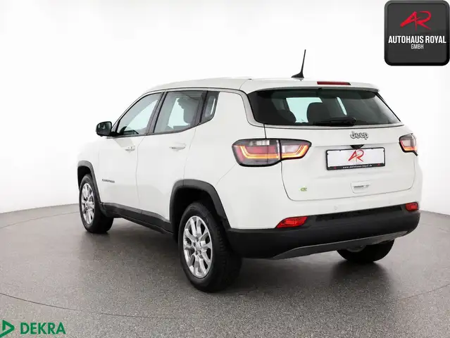 Jeep Compass view 3
