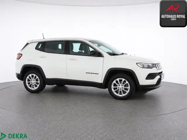 Jeep Compass view 6