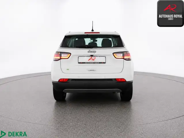 Jeep Compass view 4