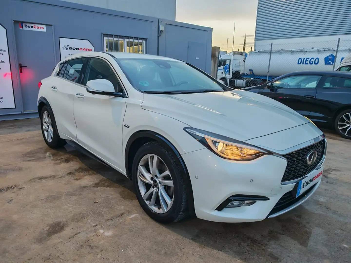 Infiniti Q30 2.2d Premium 7DCT AWD Blanc - 2