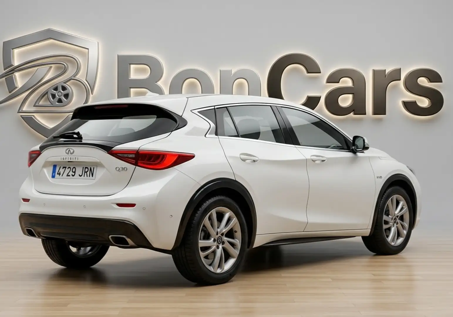 Infiniti Q30 2.2d Premium 7DCT AWD Weiß - 2