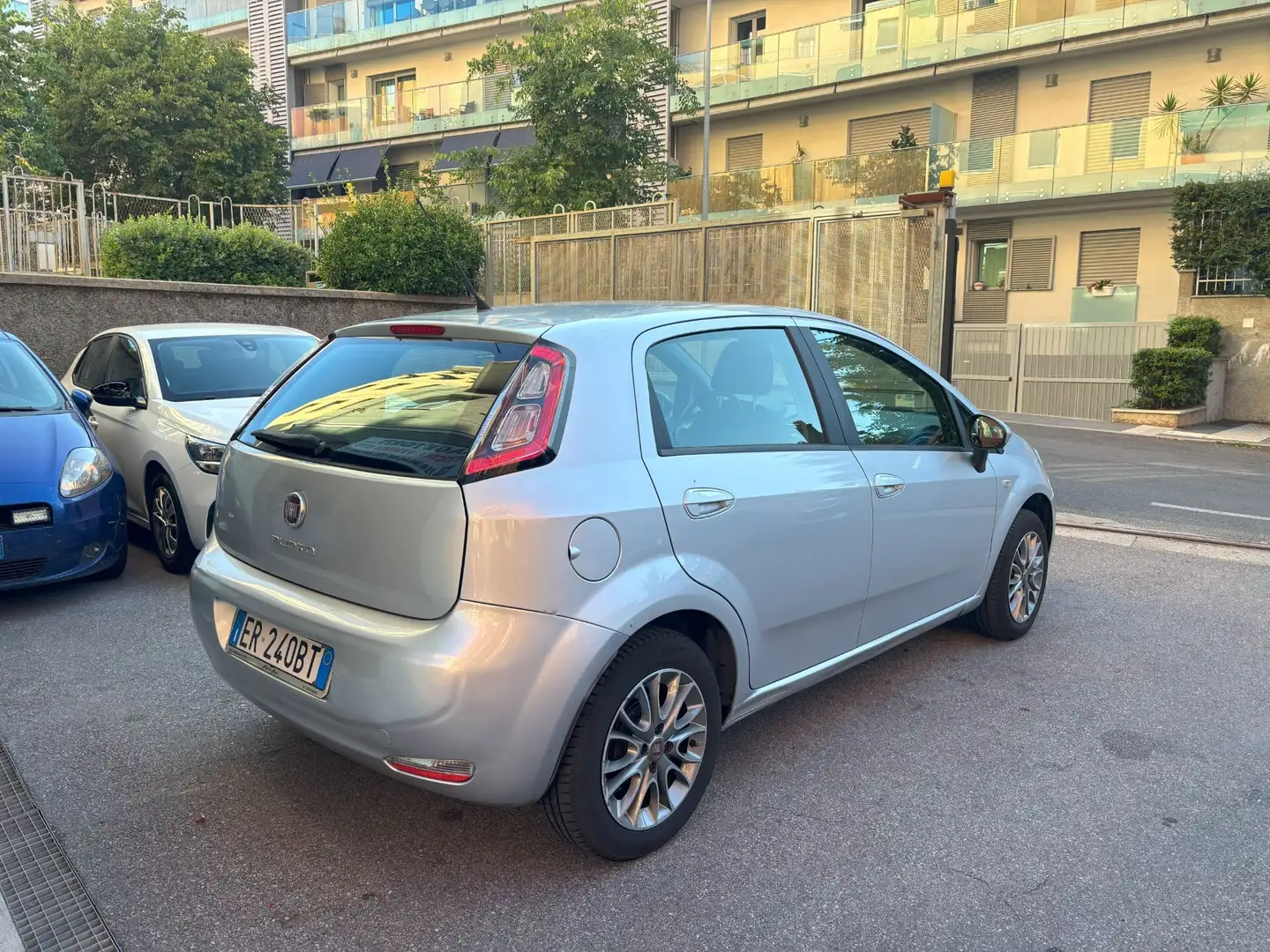 Fiat Punto 1.2 8V 5 porte Lounge UNIPROPRIETARIO Argento - 2