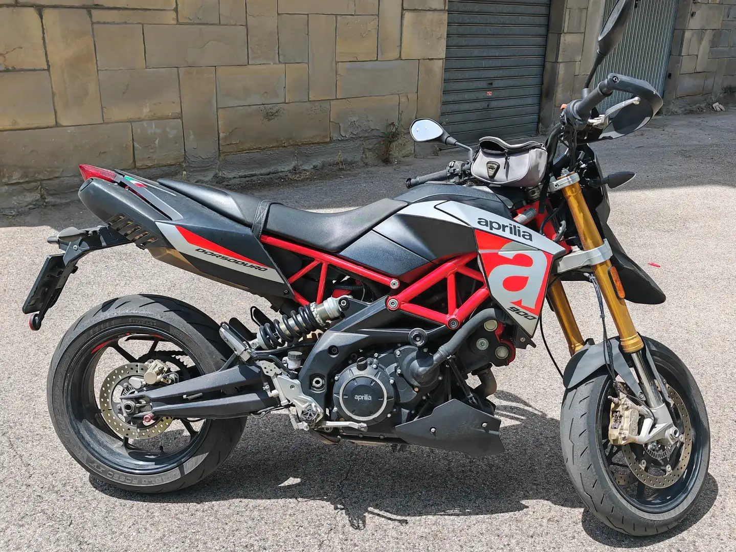 Aprilia Dorsoduro 900 - 1