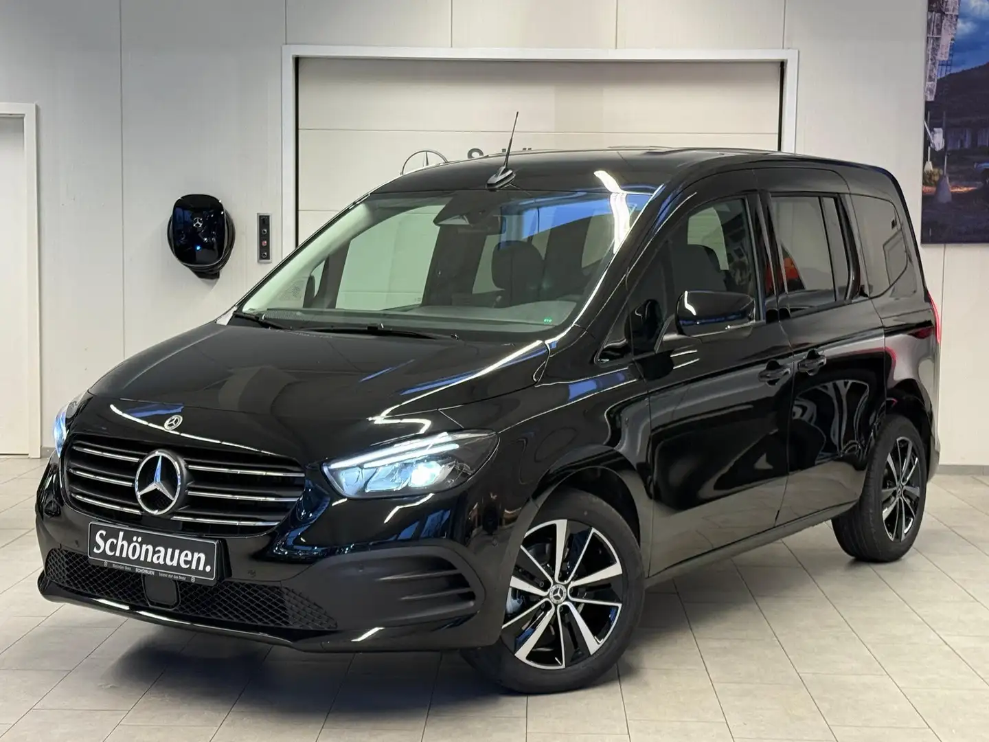 Mercedes-Benz T-Class T 180 d MBUX+17"+NAVI+LED+KAMERA+AUTOMAT+KEYLESS Czarny - 1