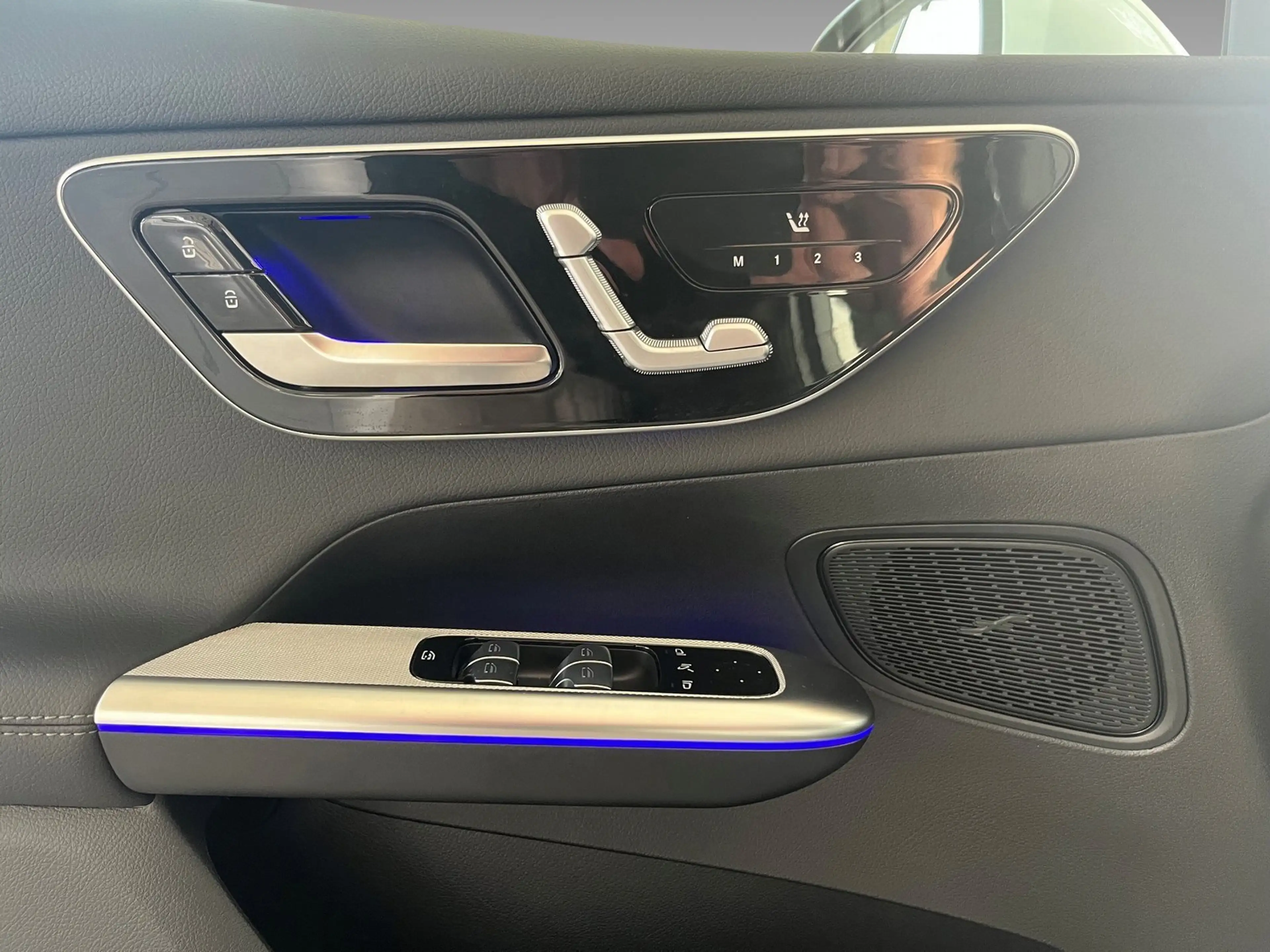Mercedes-Benz GLC 220 d 4M Avantgarde Advanced Plus — photo 14