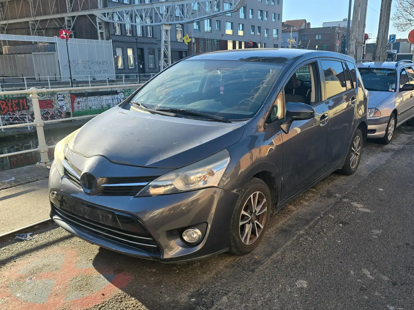 Toyota Verso Verso 1.6 D-4D Optimal Go 7pl. (Fleet) Grijs - 1