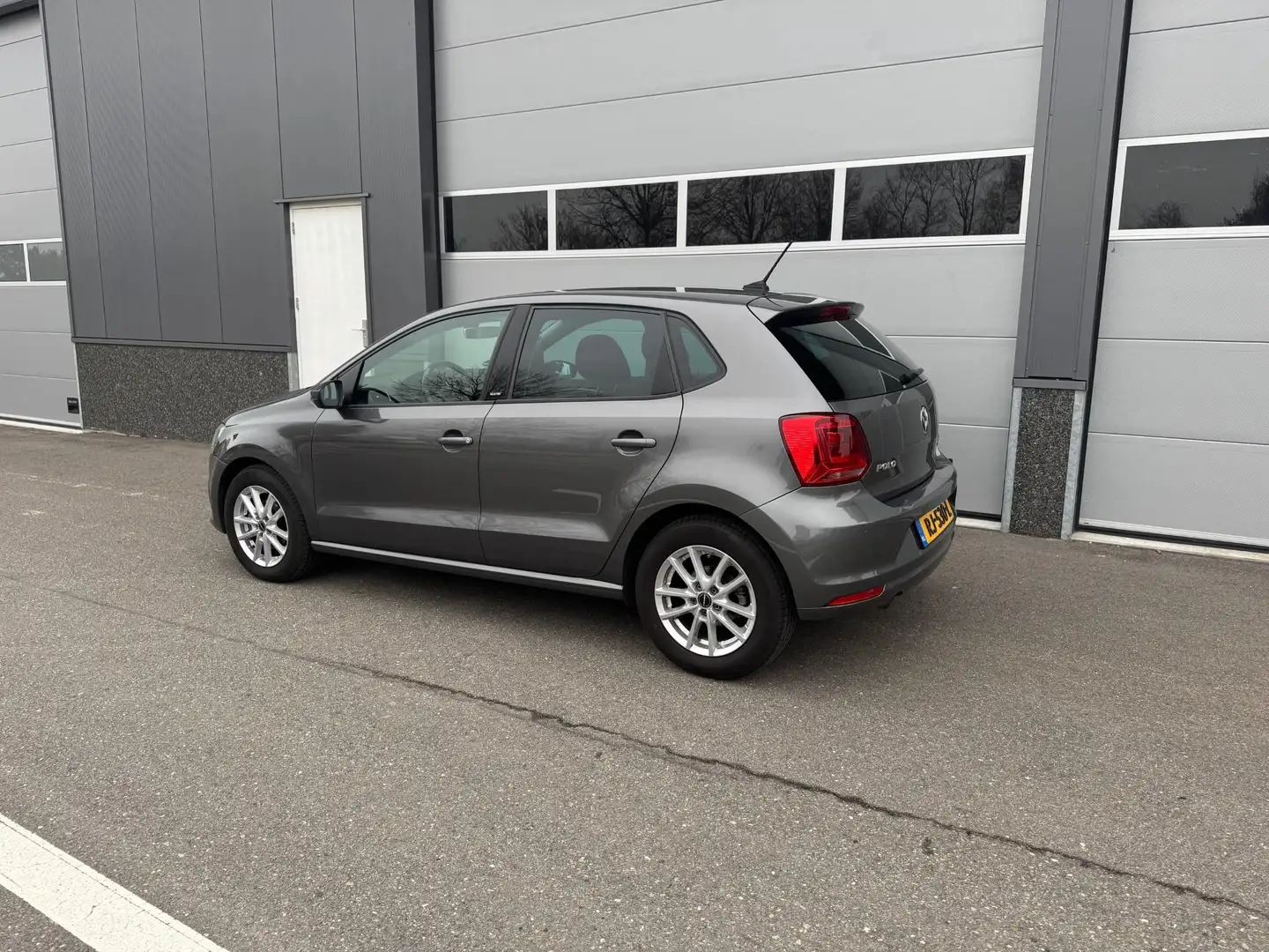 Volkswagen Polo 1.4 TDI Comfortline I Automaat I Navi I Stoelverwa Gris - 2