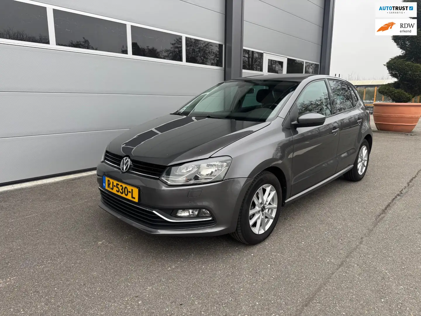 Volkswagen Polo 1.4 TDI Comfortline I Automaat I Navi I Stoelverwa Grau - 1
