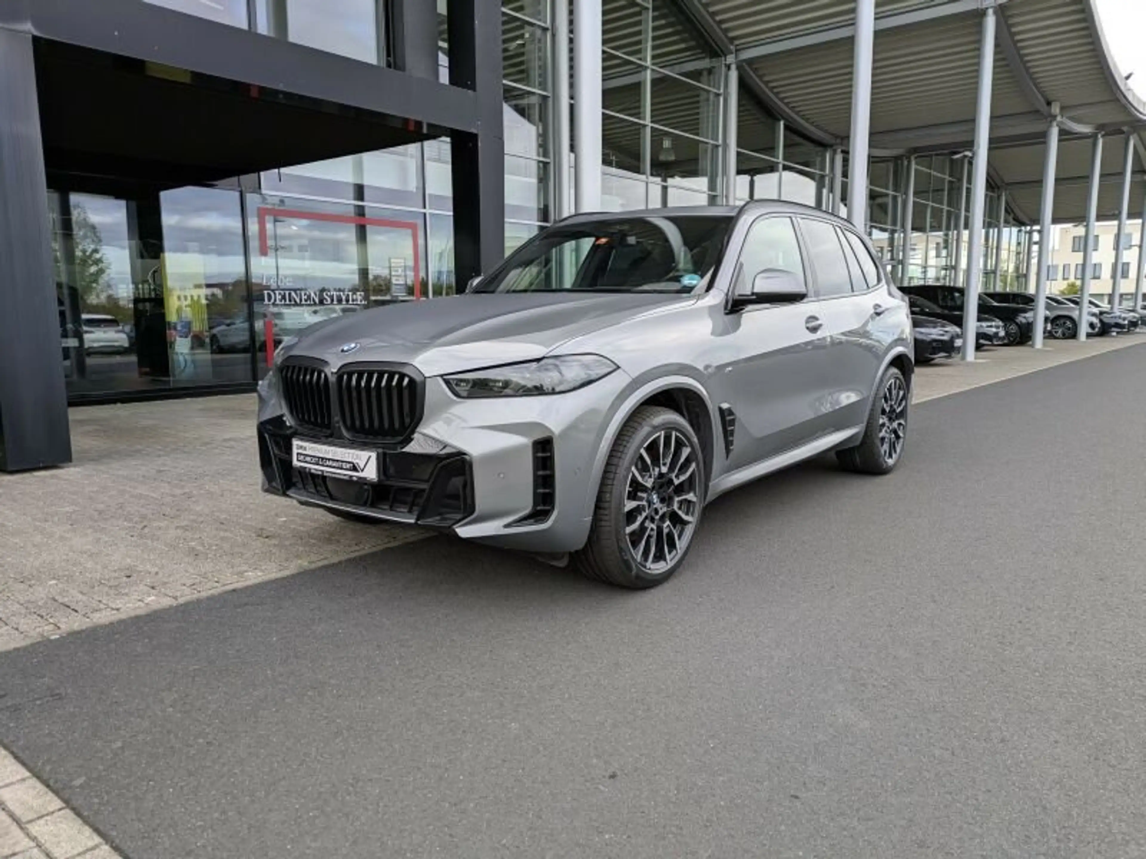 BMW X5 xDrive30d M Sport Panorama. AHK. Sitzbelüft. — photo 2