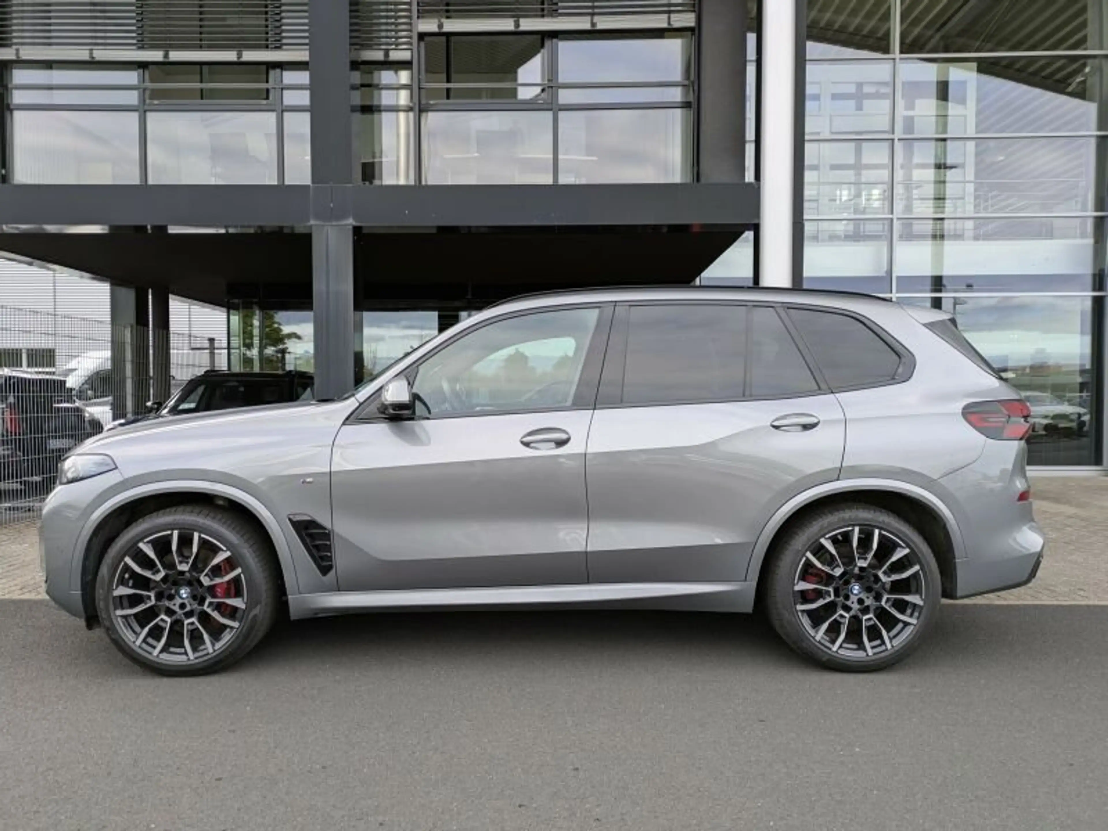 BMW X5 xDrive30d M Sport Panorama. AHK. Sitzbelüft. — photo 3
