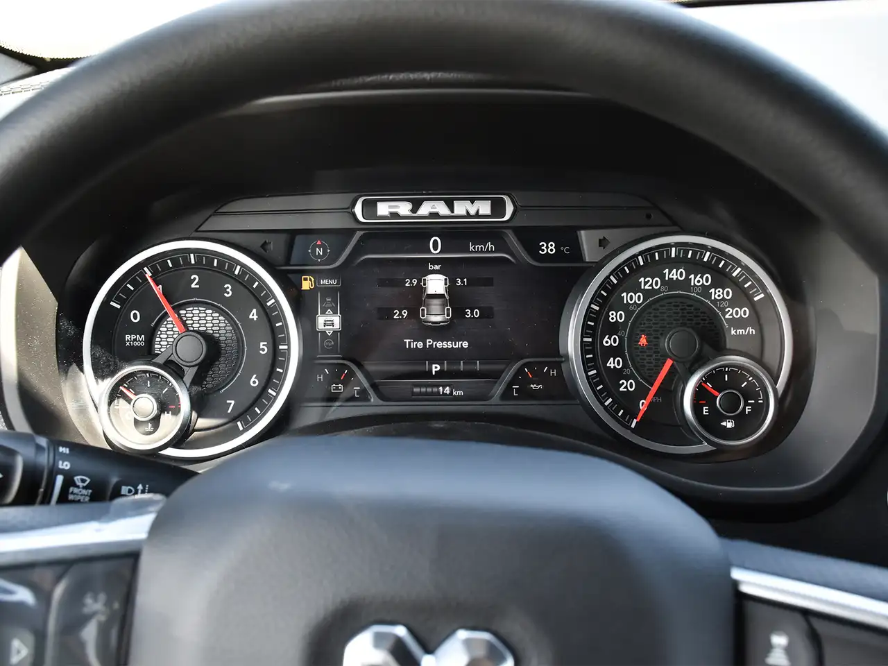 RAM 1500 снимка RAM 1500
