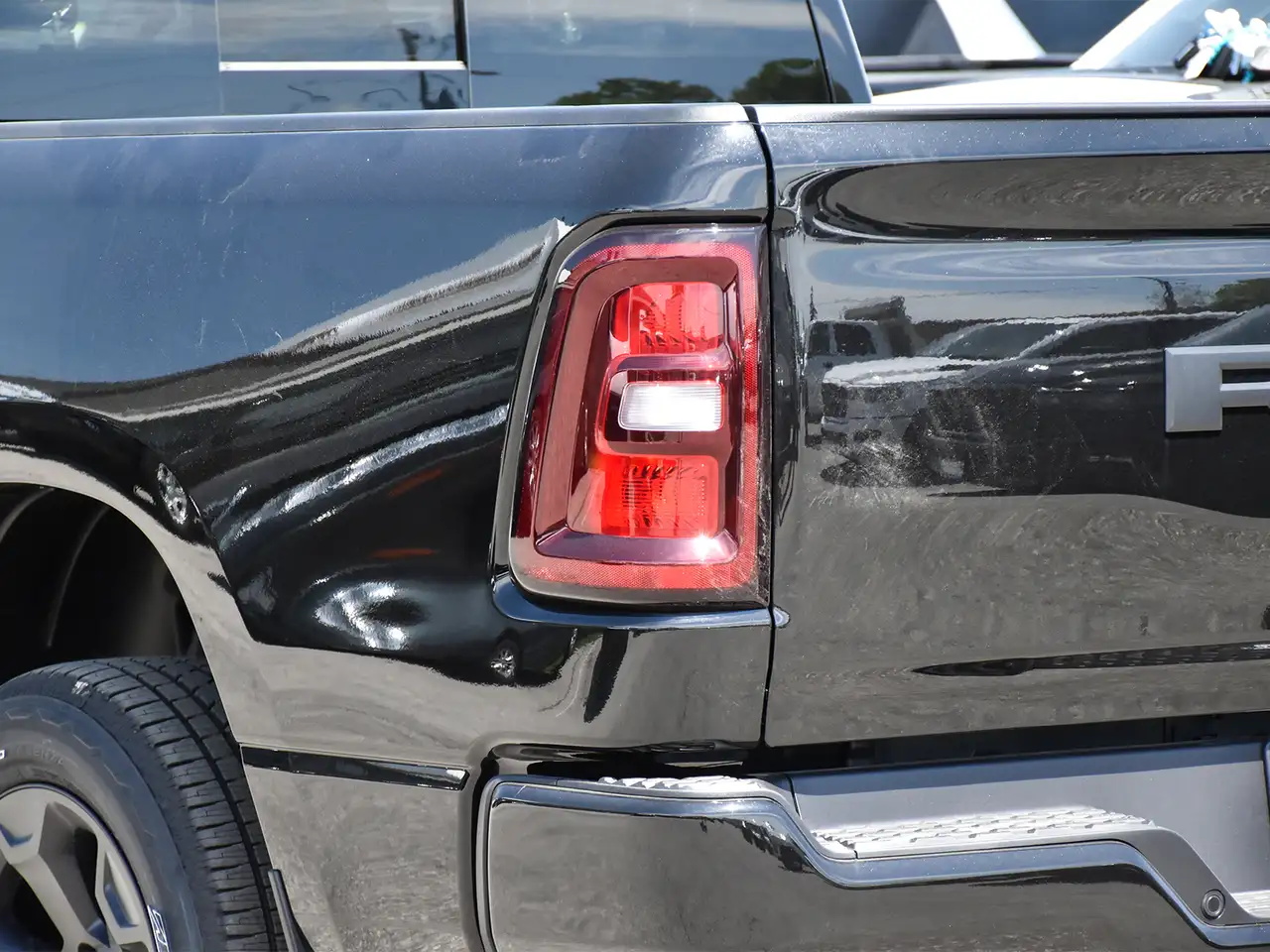 RAM 1500 снимка RAM 1500